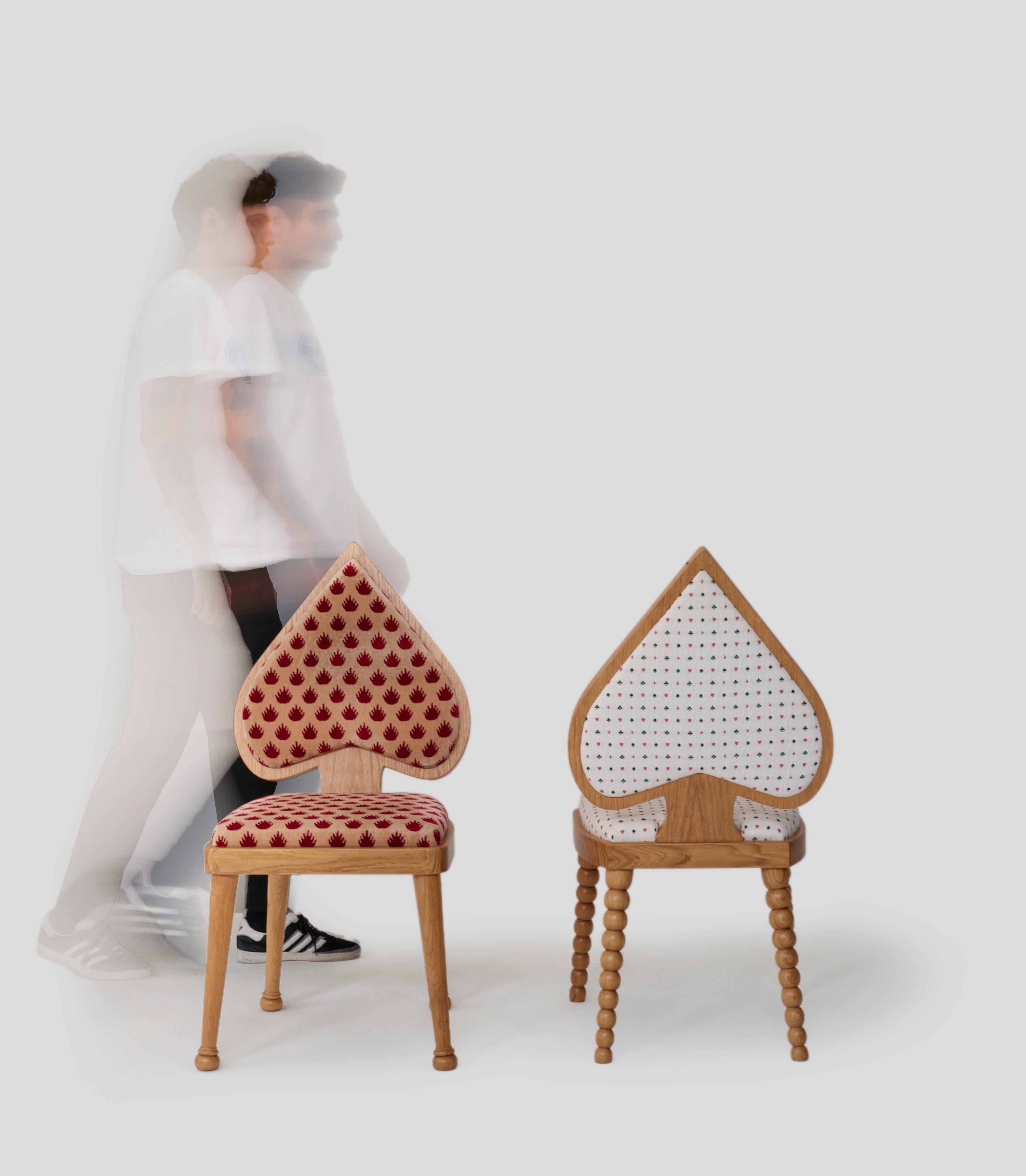 Chaise Ace blanche de Merve Kahraman, chêne et tissu blanc pour jouer aux cartes en vente 9