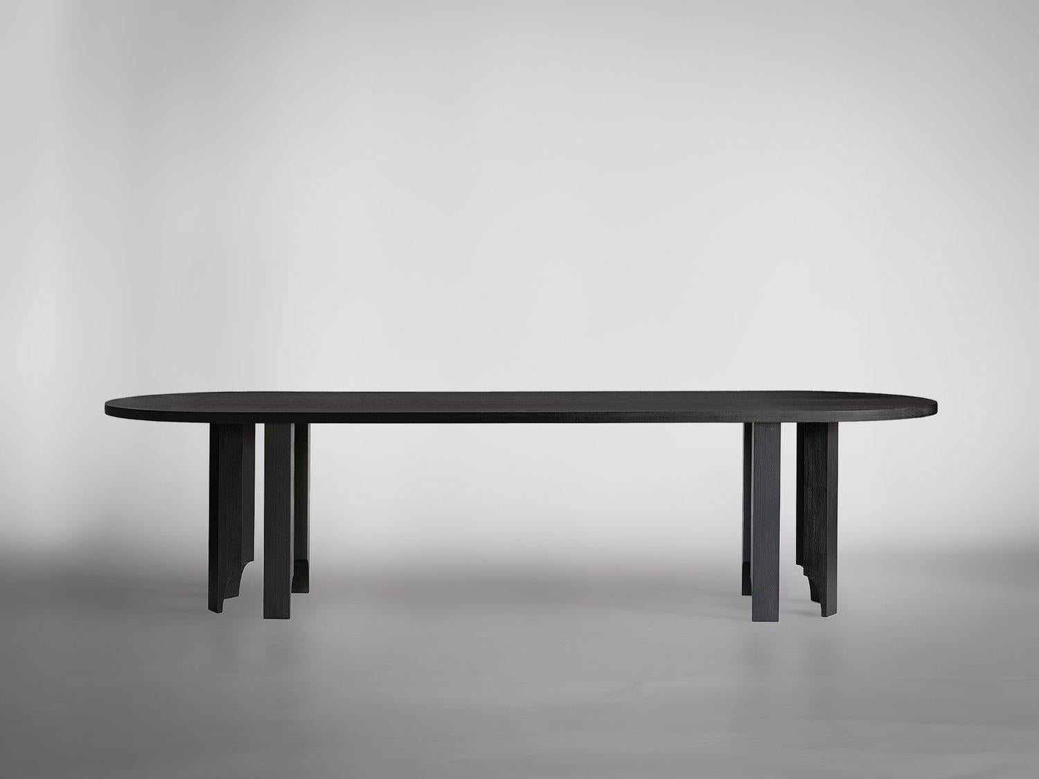 Table de salle à manger ovale Acer 240 Capsule en Oak Oak européen par Mokko Amsterdam
Dimensions : 90 x 240 x 75 cm : D 90 x L 240 x H 75 cm. 
MATERIAL : Chêne européen.

Disponible en différentes options de matériaux et de dimensions. Conçue par