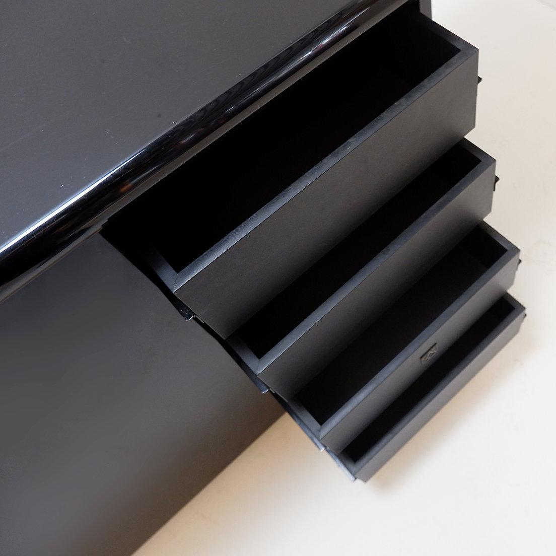 Mid-Century moderno Credenza laccata nera Acerbis - Serie Sheraton anni '80