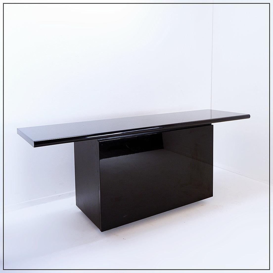 Legno Credenza laccata nera Acerbis - Serie Sheraton anni '80