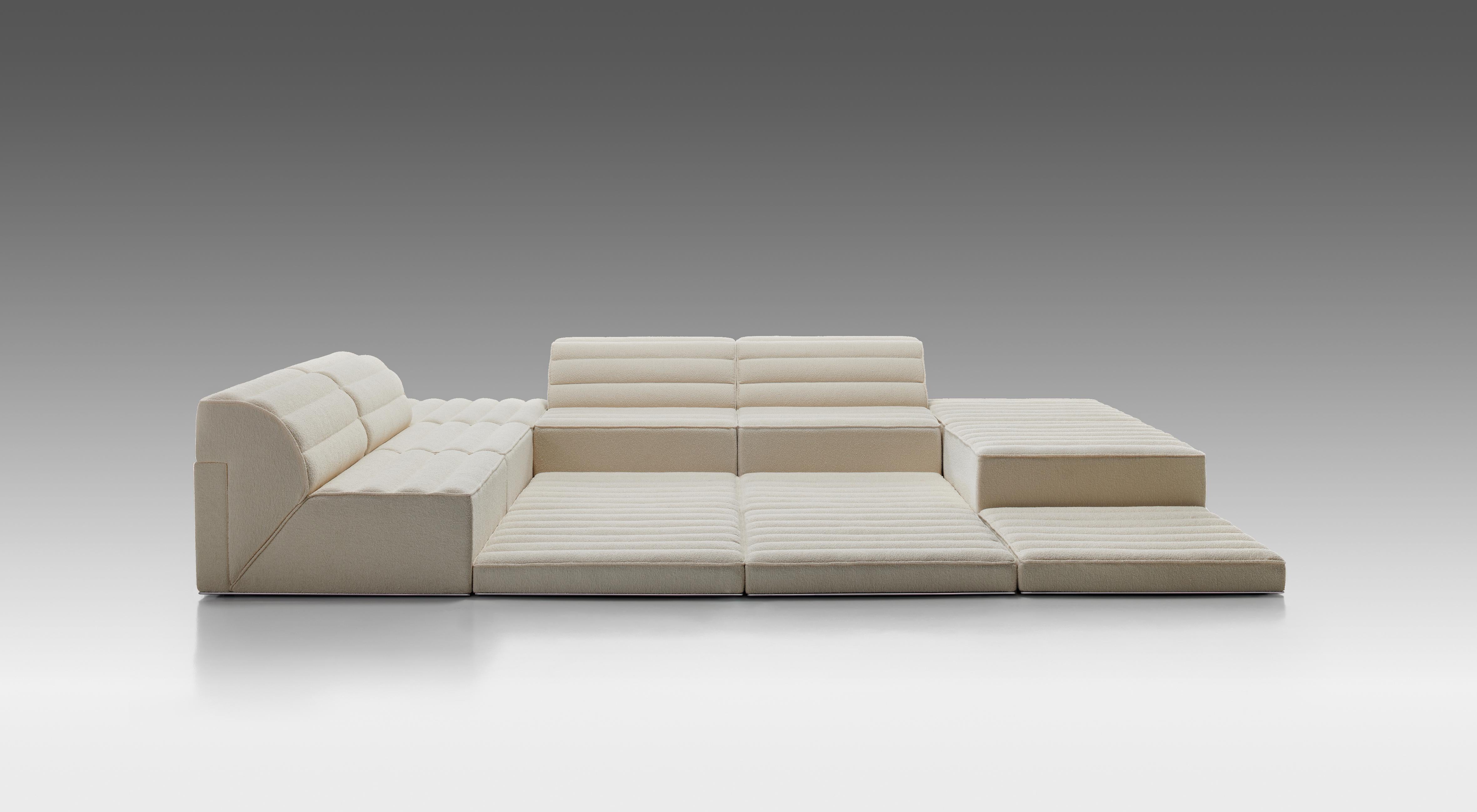 En 1973, Claudio Salocchi a conçu Free System : un système de meubles rembourrés dérivant du concept de 