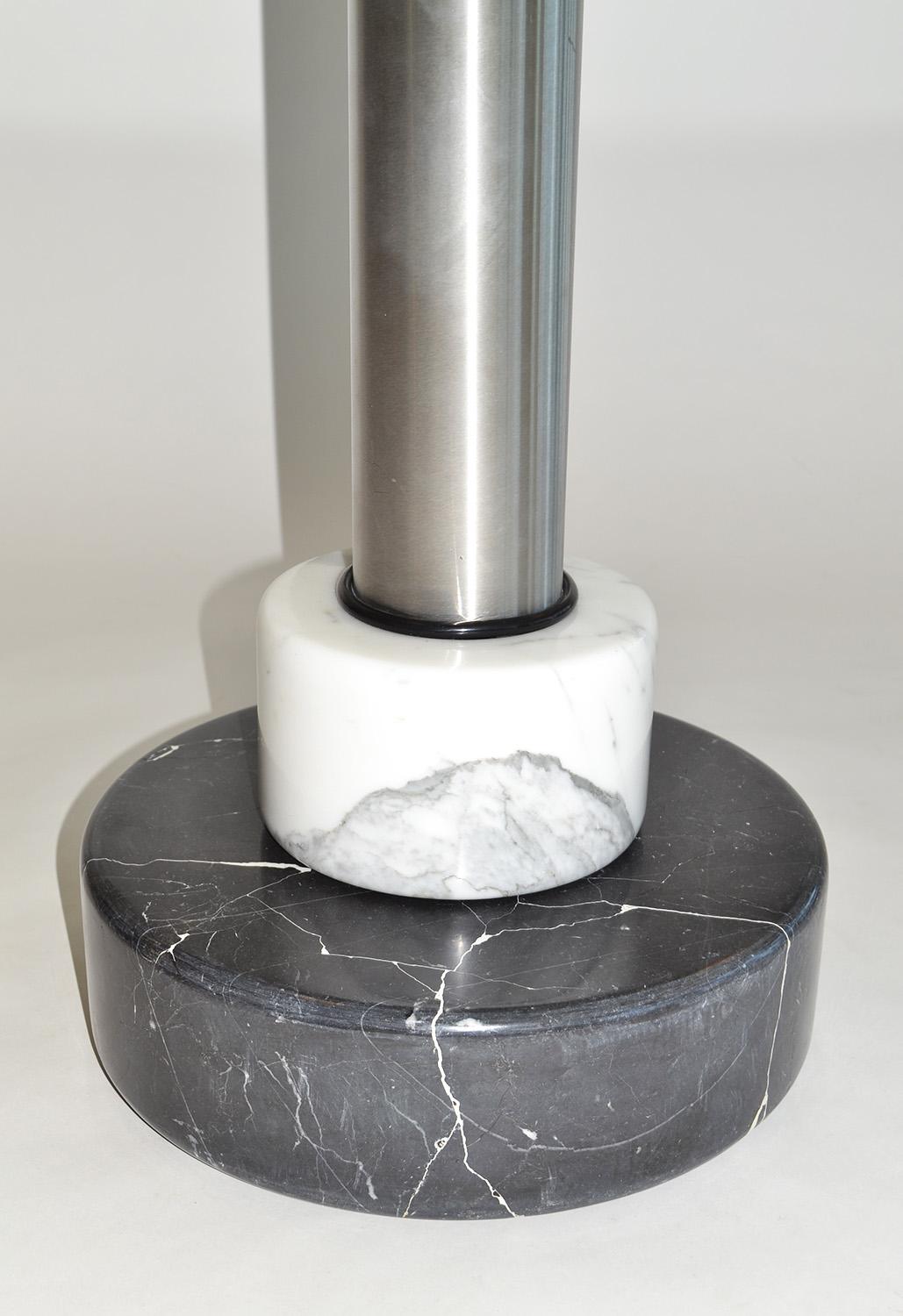 Postmoderne Acerbis 'I Menhir' Table de salle à manger en marbre et verre par Acerbis et Stoppino, années 1990 en vente
