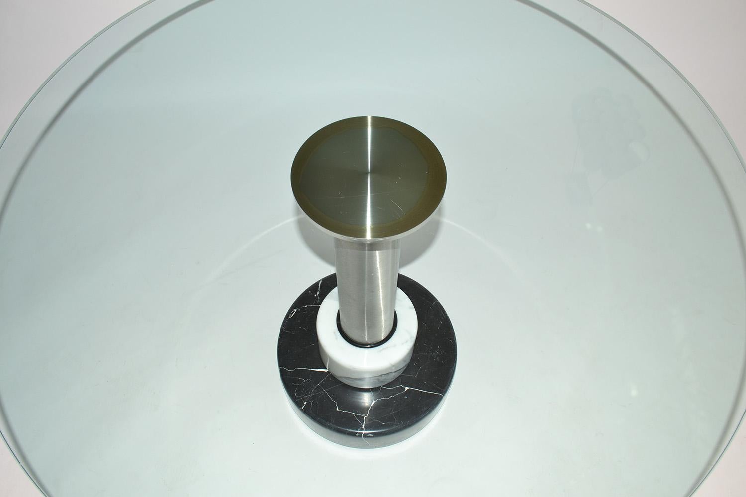 italien Acerbis 'I Menhir' Table de salle à manger en marbre et verre par Acerbis et Stoppino, années 1990 en vente