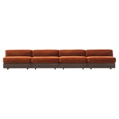 Acerbis Life Sofa in brauner Polsterung mit dunkel gebeiztem Nussbaumgestell