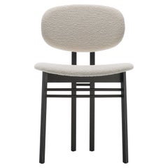 Silla Acerbis Med en Asiento Tapizado Blanco con Estructura de Fresno Teñido de Negro