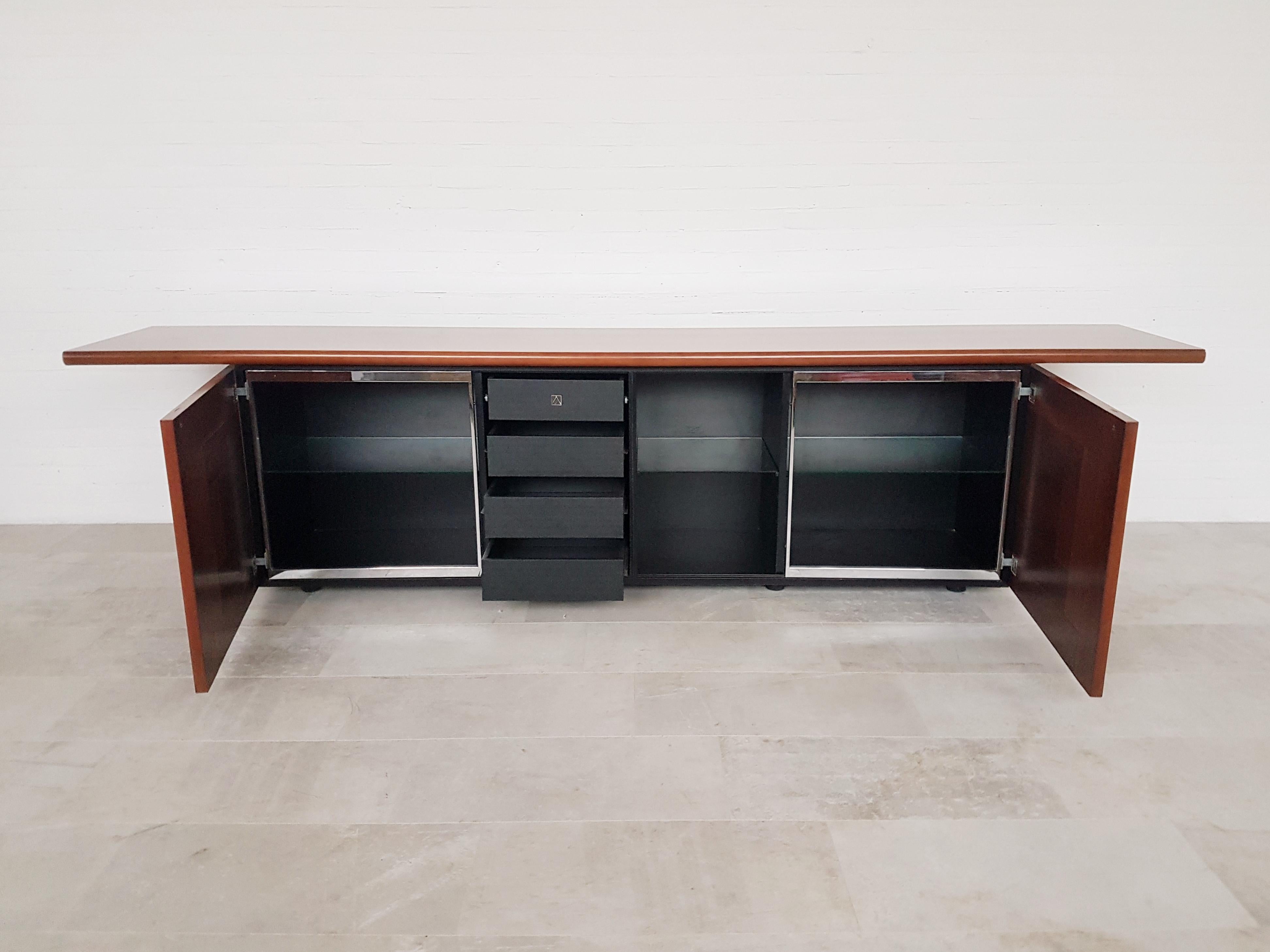 Acerbis Sheraton Post-Modern Sideboard by Giotto Stoppino 3