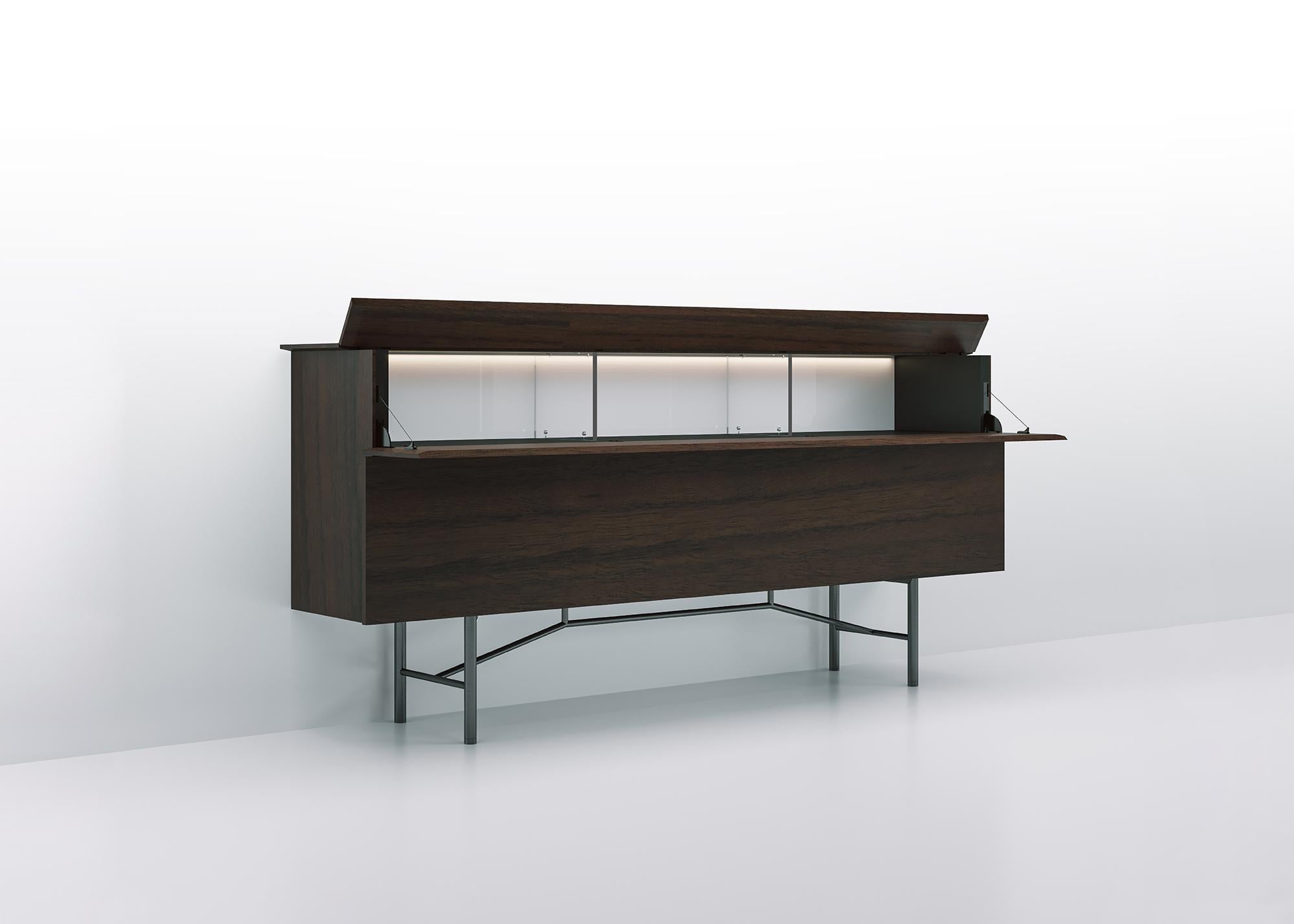 Acerbis Small Grand Buffet Sideboard aus schwarzem Eukalyptus mit grauem Rahmen im Zustand „Neu“ im Angebot in Brooklyn, NY