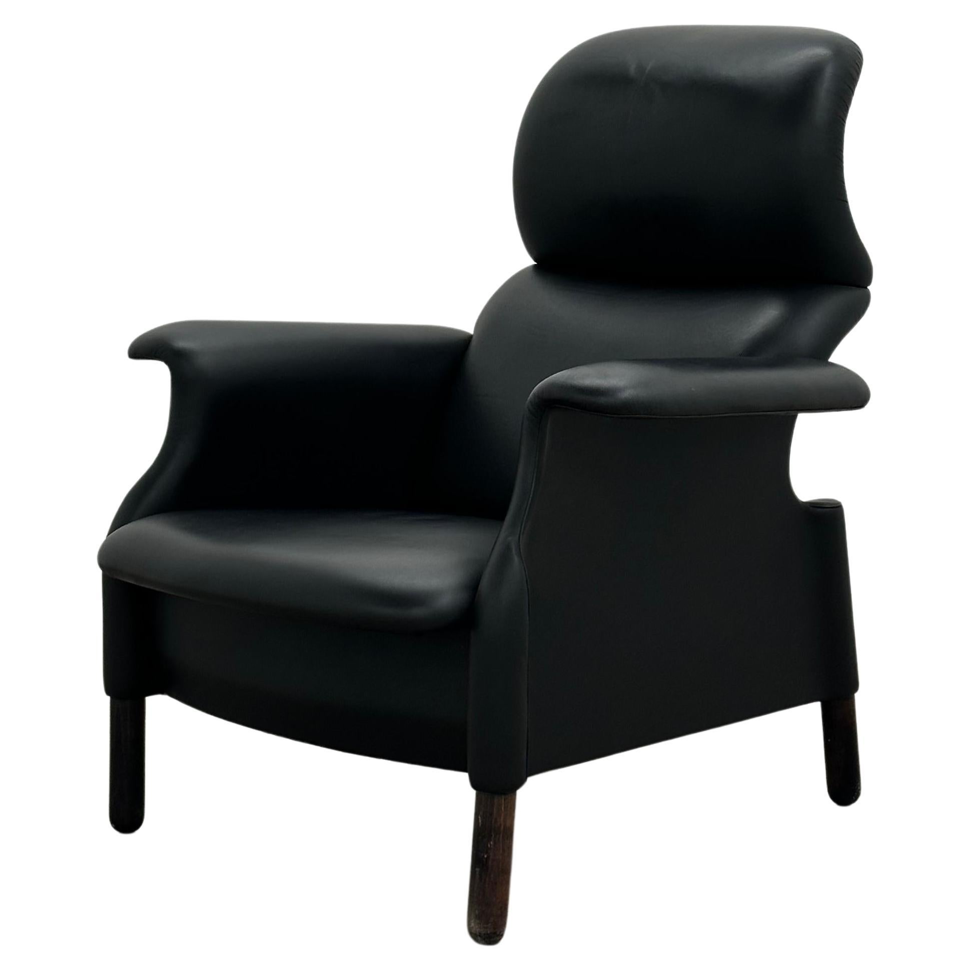 Achille & Pier Giacomo black leather "San Luca" lounge chair for Bernini, Italy For Sale