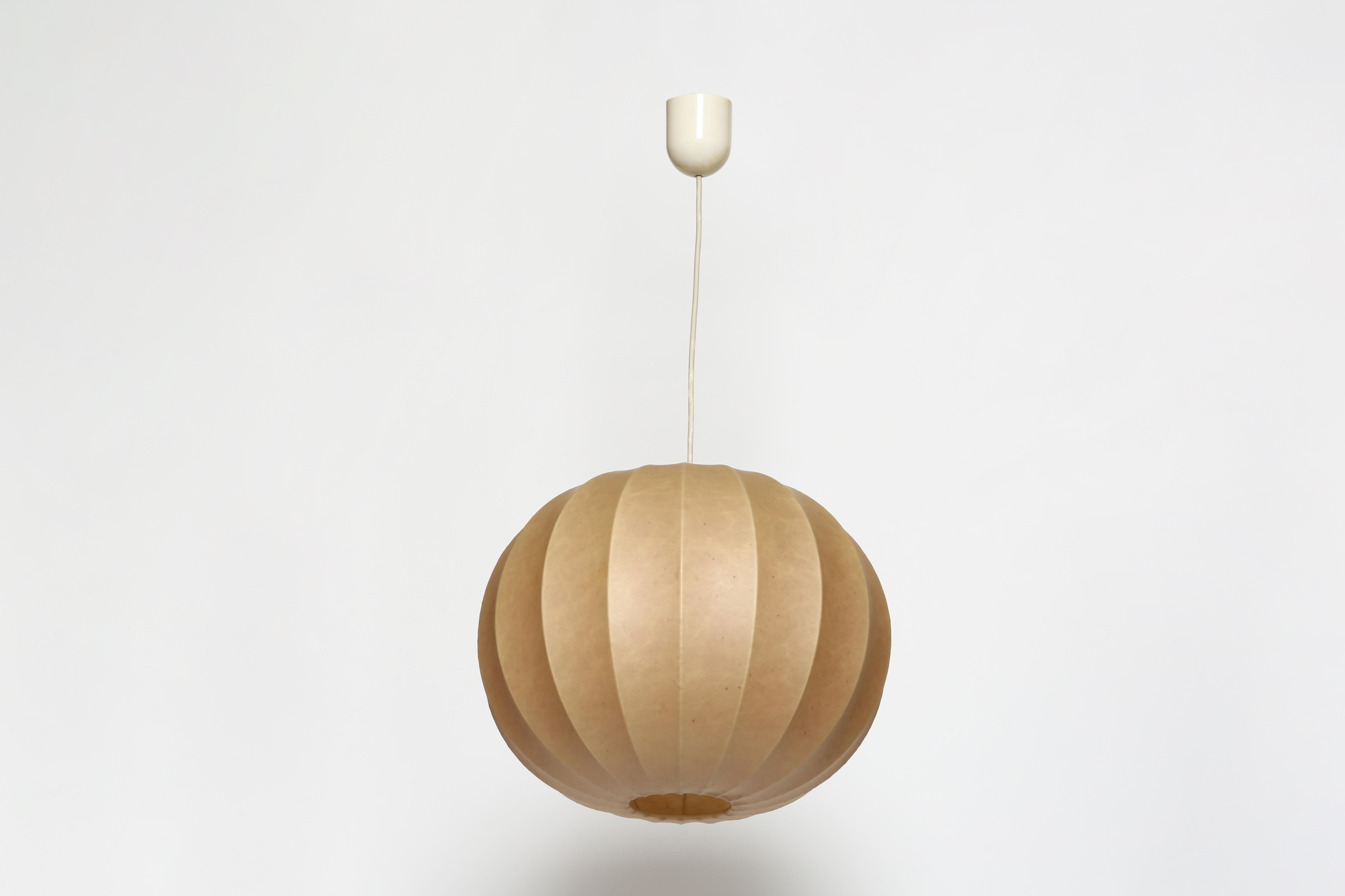 Mid-Century Modern Achille Castiglioni cocoon suspension light for Flos, attributed Italy 1960s en vente