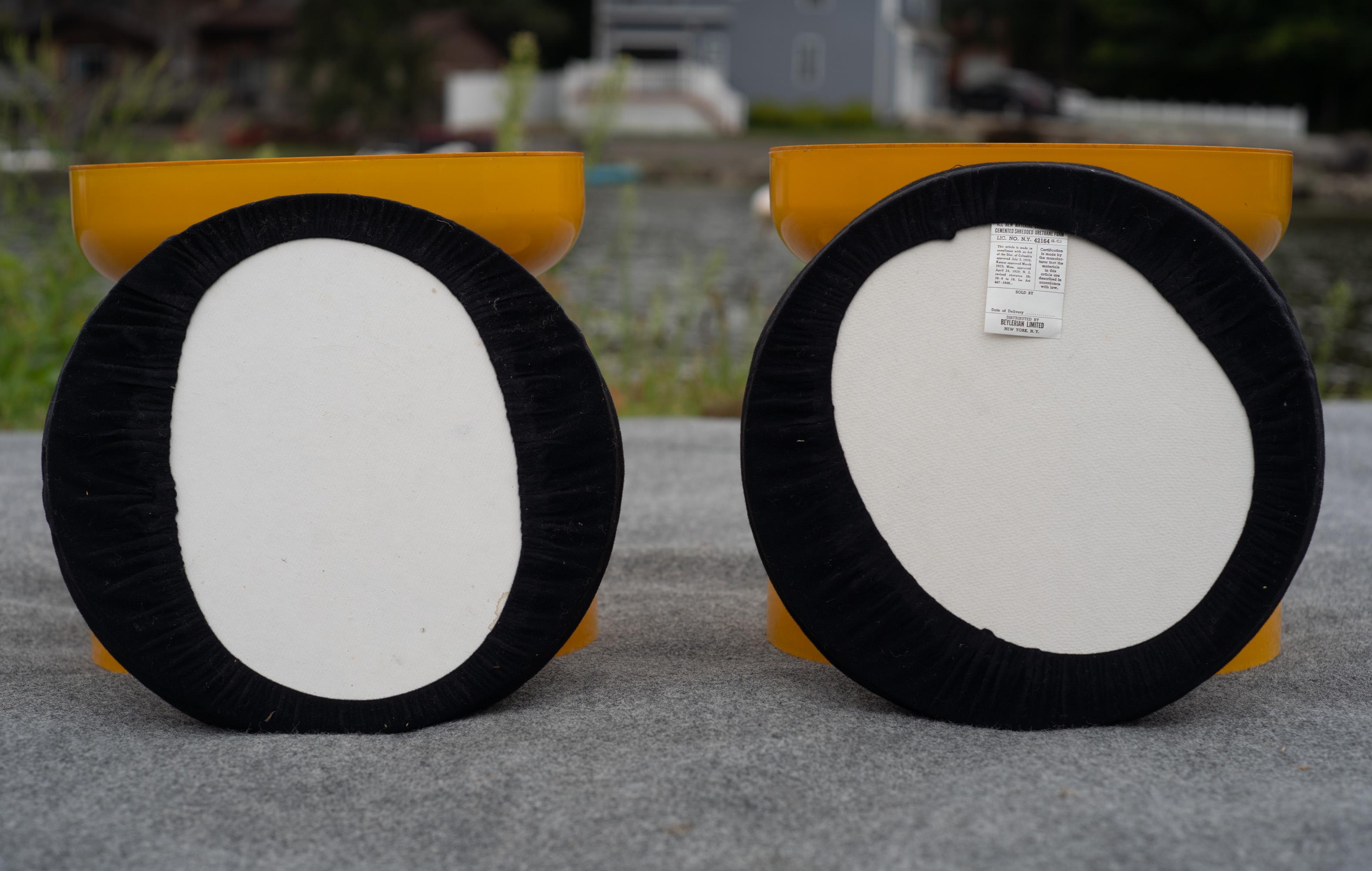 Achille Castiglioni pour Kartell Paire de tabourets en plastique jaune et noir AGE en vente 3