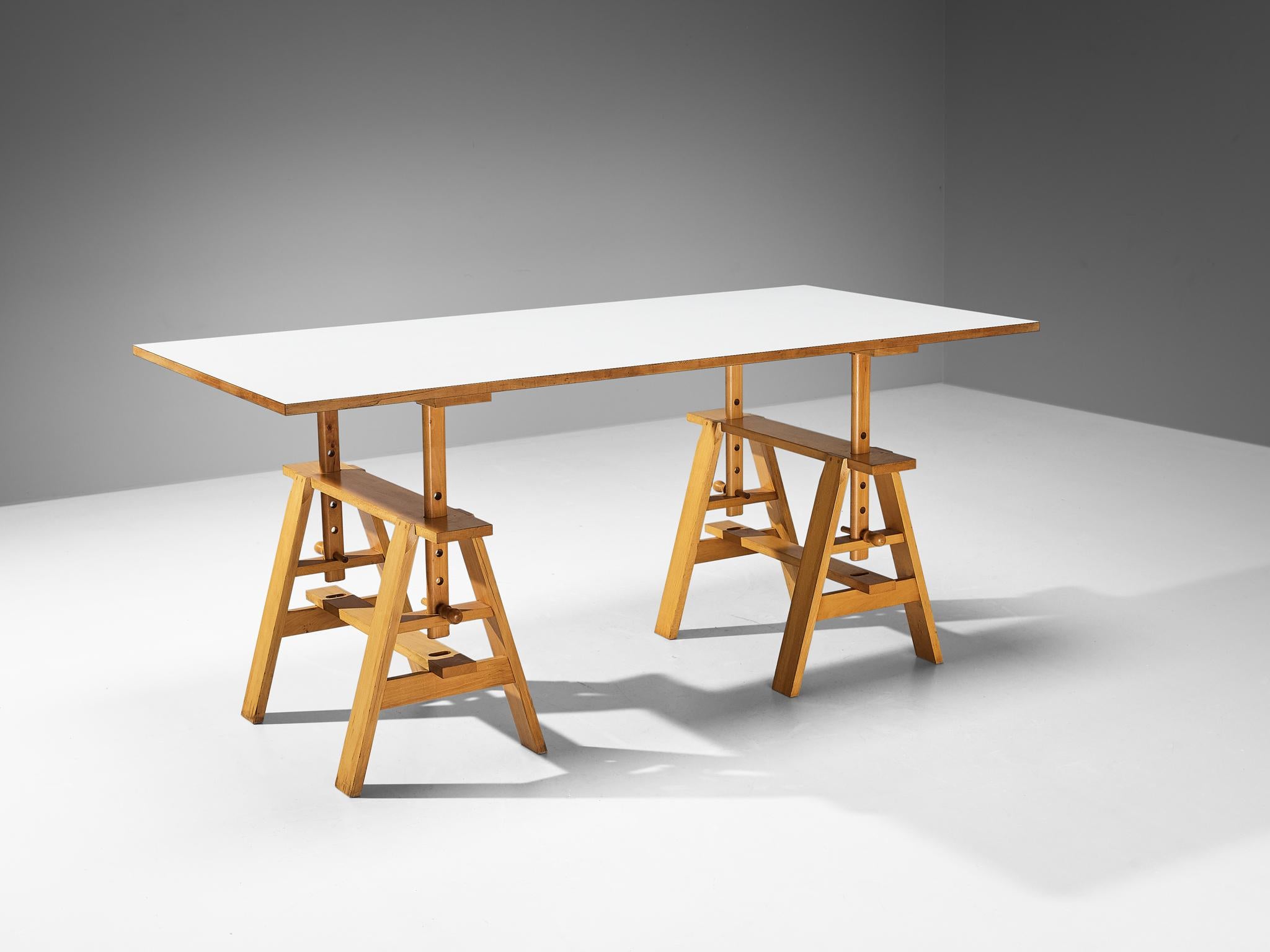 Achille Castiglioni für Zanotta Verstellbarer Tisch 'Leonardo' aus blondem Holz (Buchenholz) im Angebot