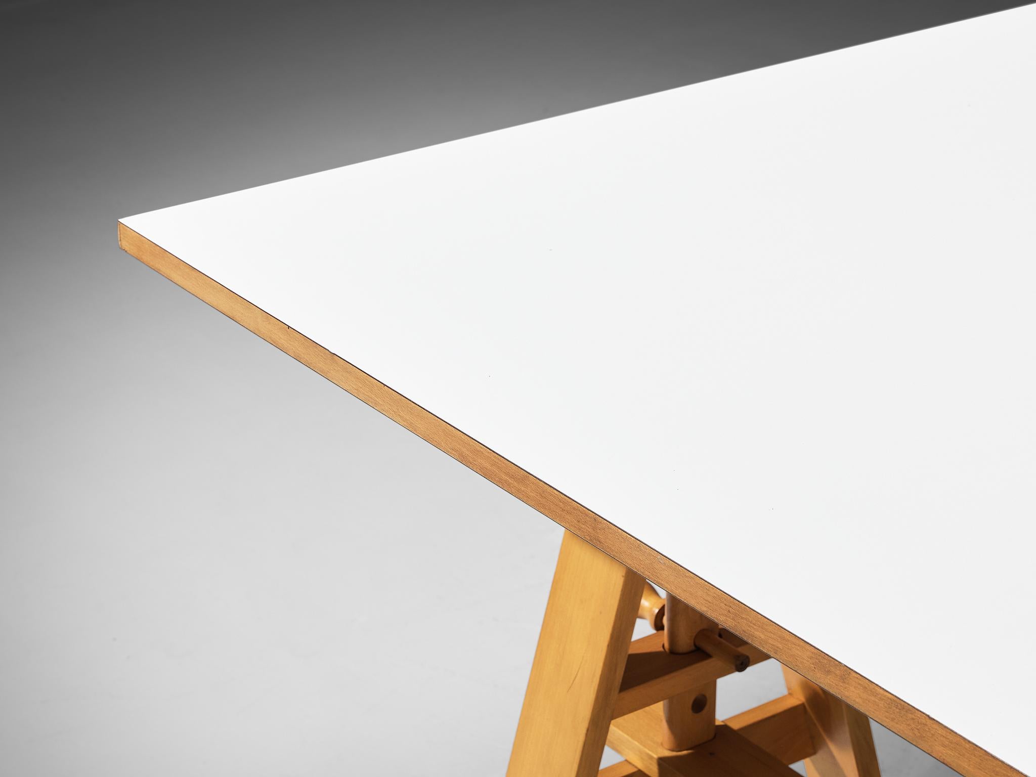Achille Castiglioni für Zanotta Verstellbarer Tisch 'Leonardo' aus blondem Holz im Angebot 1