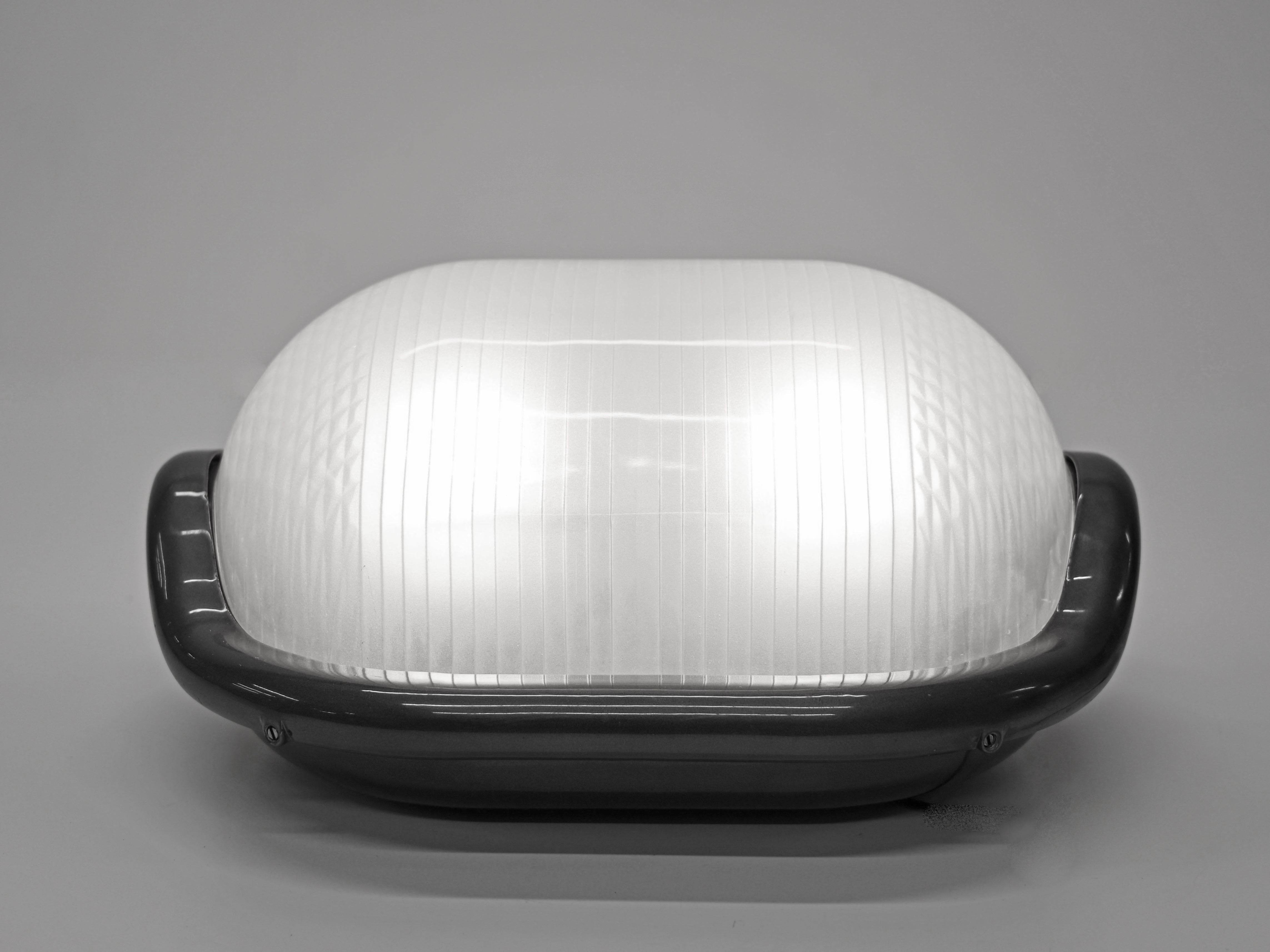 Milieu du XXe siècle Lampe murale, plafonnier ou lampe de bureau « Noce » grise Achille Castiglioni par Flos, Italie, années 1960 en vente