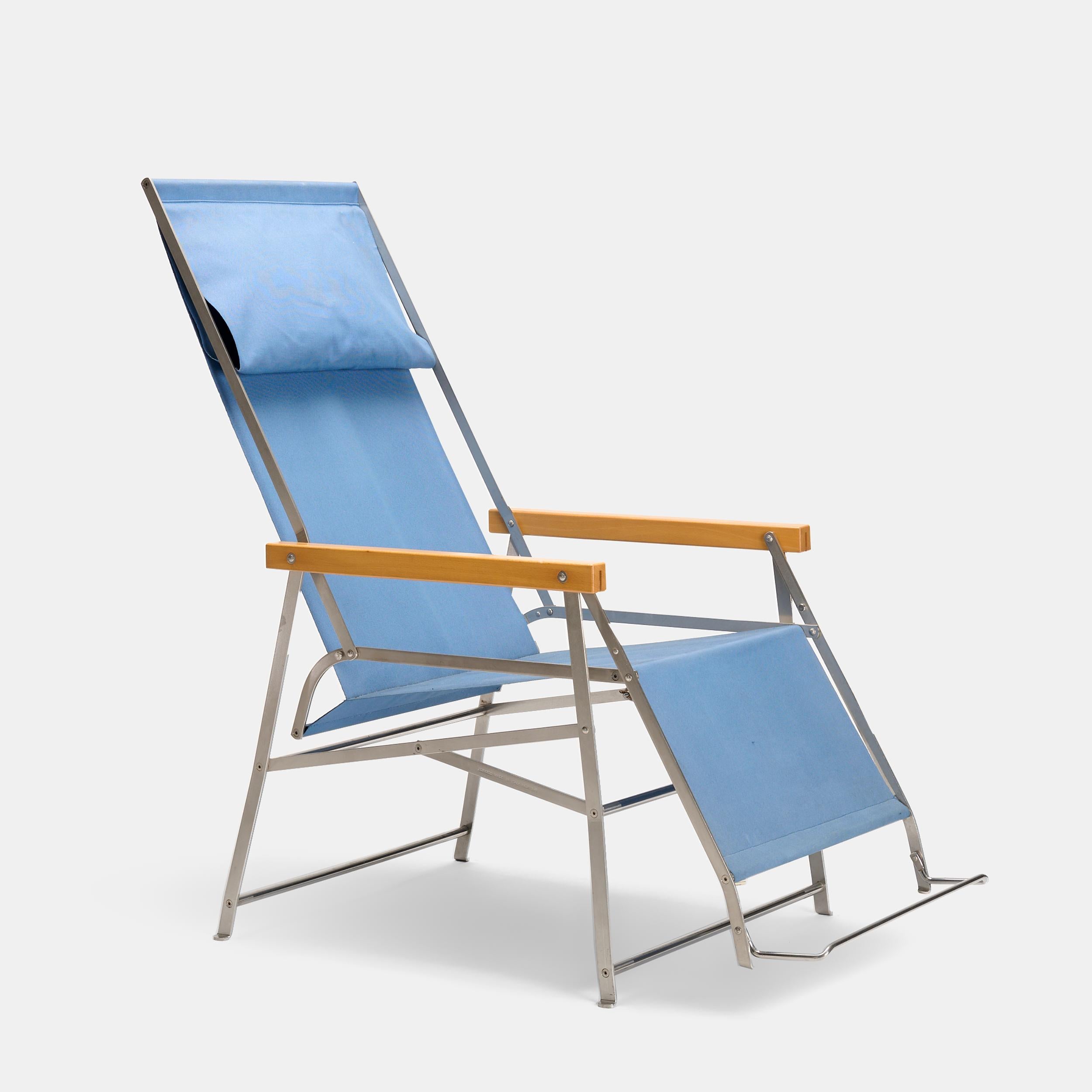 Achille Castiglioni Imperiale Chaiselongue für Zanotta, Italien 1983. Die Struktur der Armlehnen bildet die Grundlage für diese gelenkige Chaiselongue. Der Rest der Struktur kann viele Konfigurationen annehmen, von einer aufrechten Position bis hin