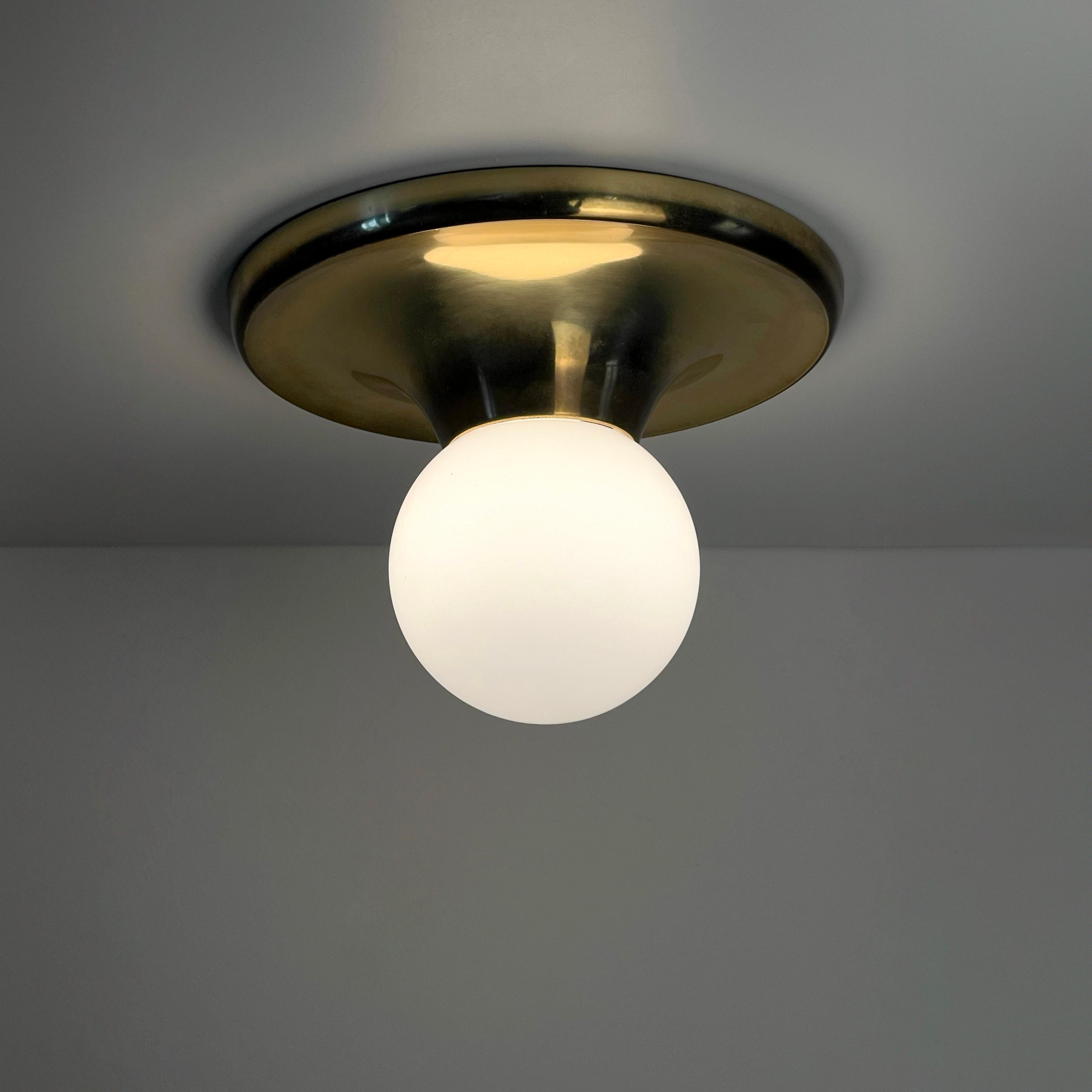 Mid-Century moderno Achille Castiglioni 'Light Ball' Lampada da parete/soffitto di Flos, 1960 Italia in vendita