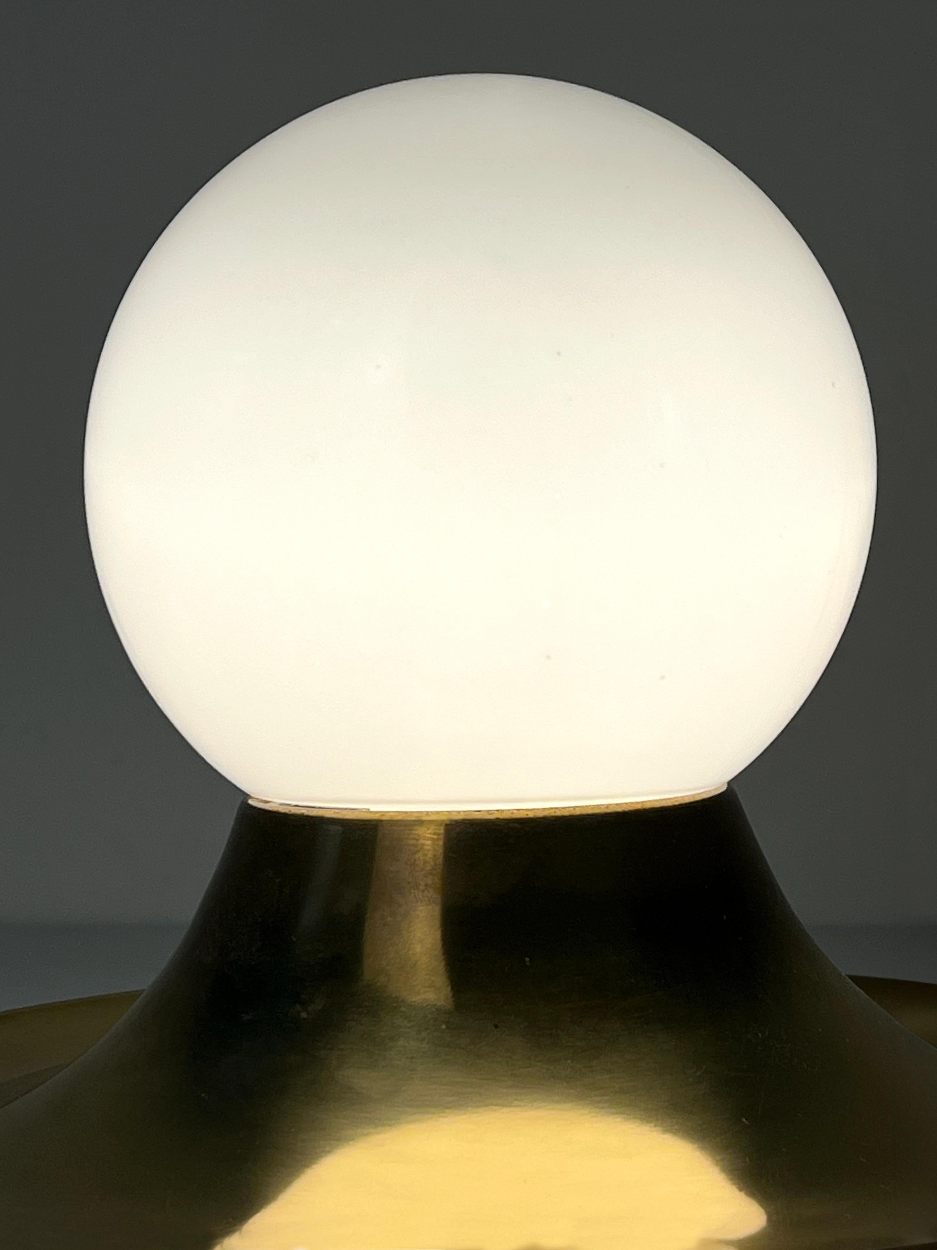 Italiano Achille Castiglioni 'Light Ball' Lampada da parete/soffitto di Flos, 1960 Italia in vendita