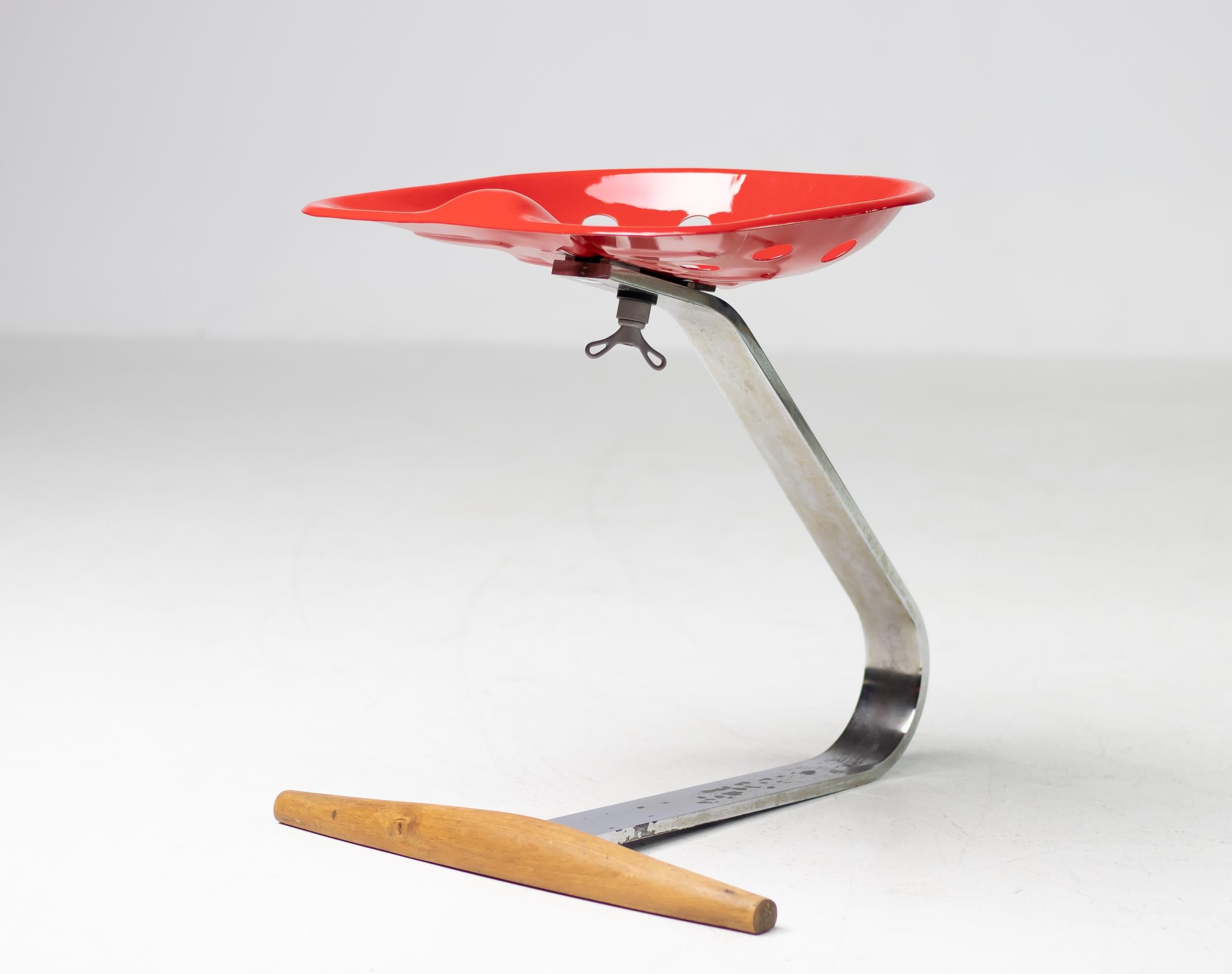 Achille Castiglioni Taburetes Mezzadro mediados del siglo XX en venta