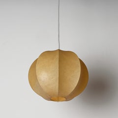 Achille Castiglioni Beigefarbene "Cocoon"-Hängeleuchte aus der Jahrhundertmitte, Italien 1960er Jahre