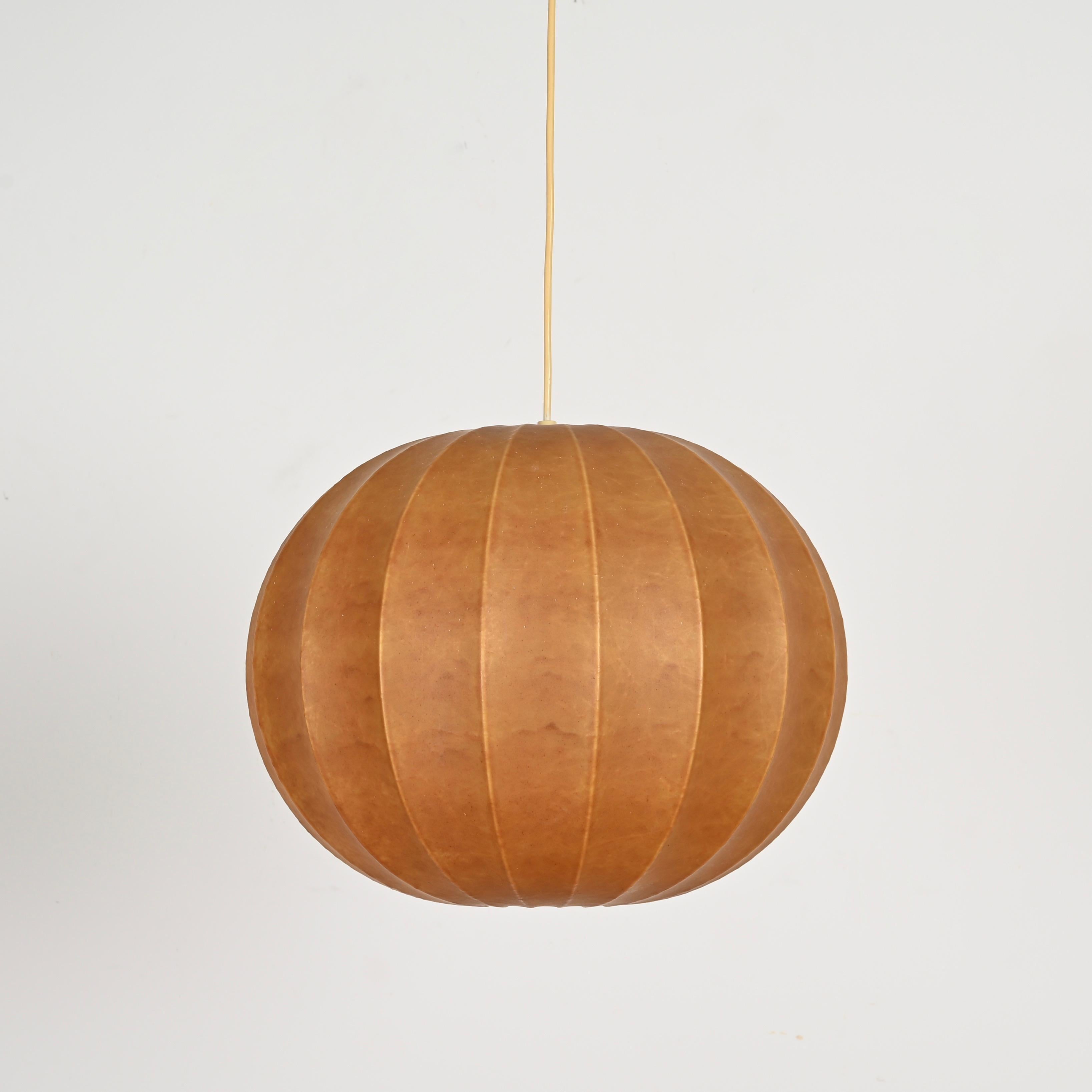 Pendentif rond beige « Cocoon » Achille Castiglioni, Italie, années 1960 en vente 2