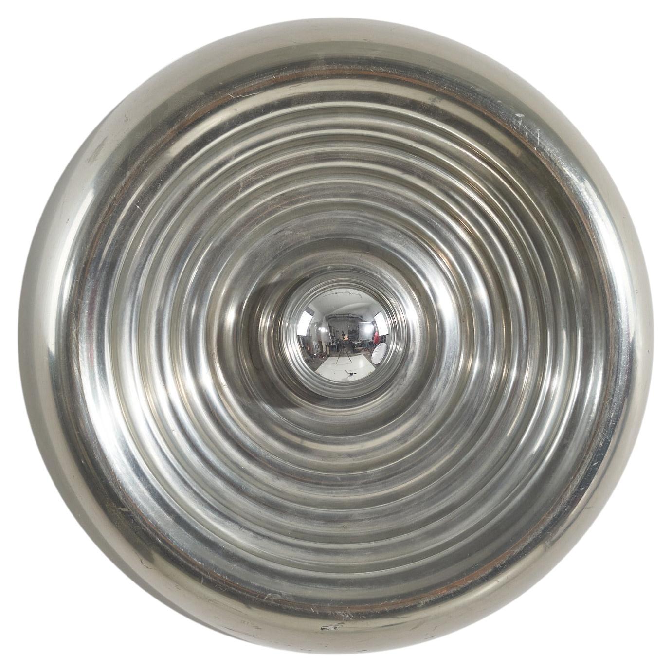 An aluminum wall light or flush mount designed by Achille Castiglioni and produced by Flos, Italy, 1970s.

Dimensions of back plate (inches) : (5.75 x 5.75 x .18).
