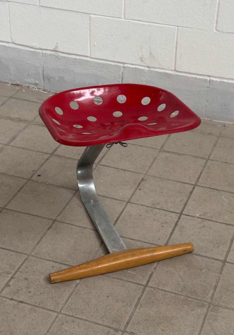 Achille and Pier Giacomo Castiglioni, Stool mod. Mezzadro, Prod. Zanotta 1970 In Good Condition For Sale In Baranzate, IT