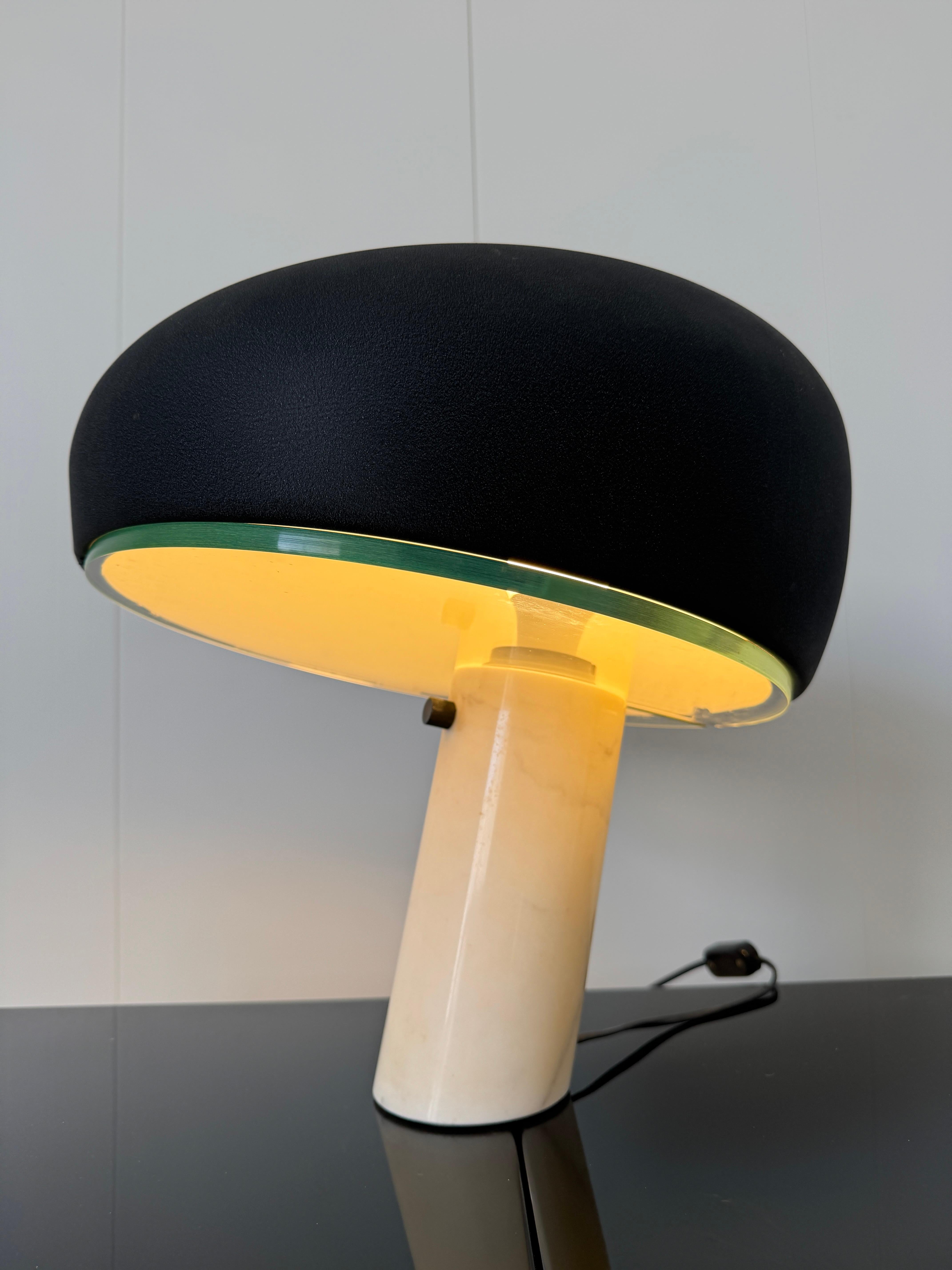Achille e Piergiacomo Castiglioni, Lampada mod. Snoopy, prod. Flos anni '70 In Good Condition For Sale In Rivoli, IT