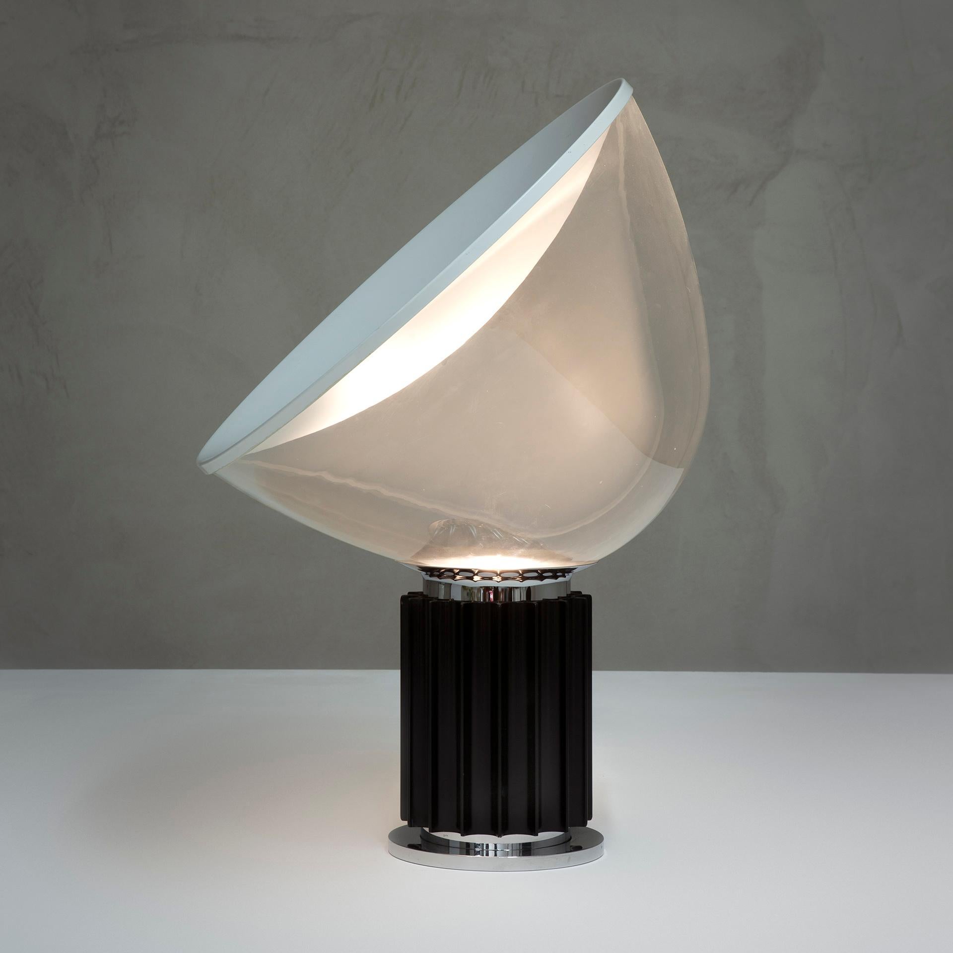 Achille & Pier Giacomo Castiglioni  Black “Taccia” Table Lamp, Italy 1990s In Good Condition For Sale In Naples, IT