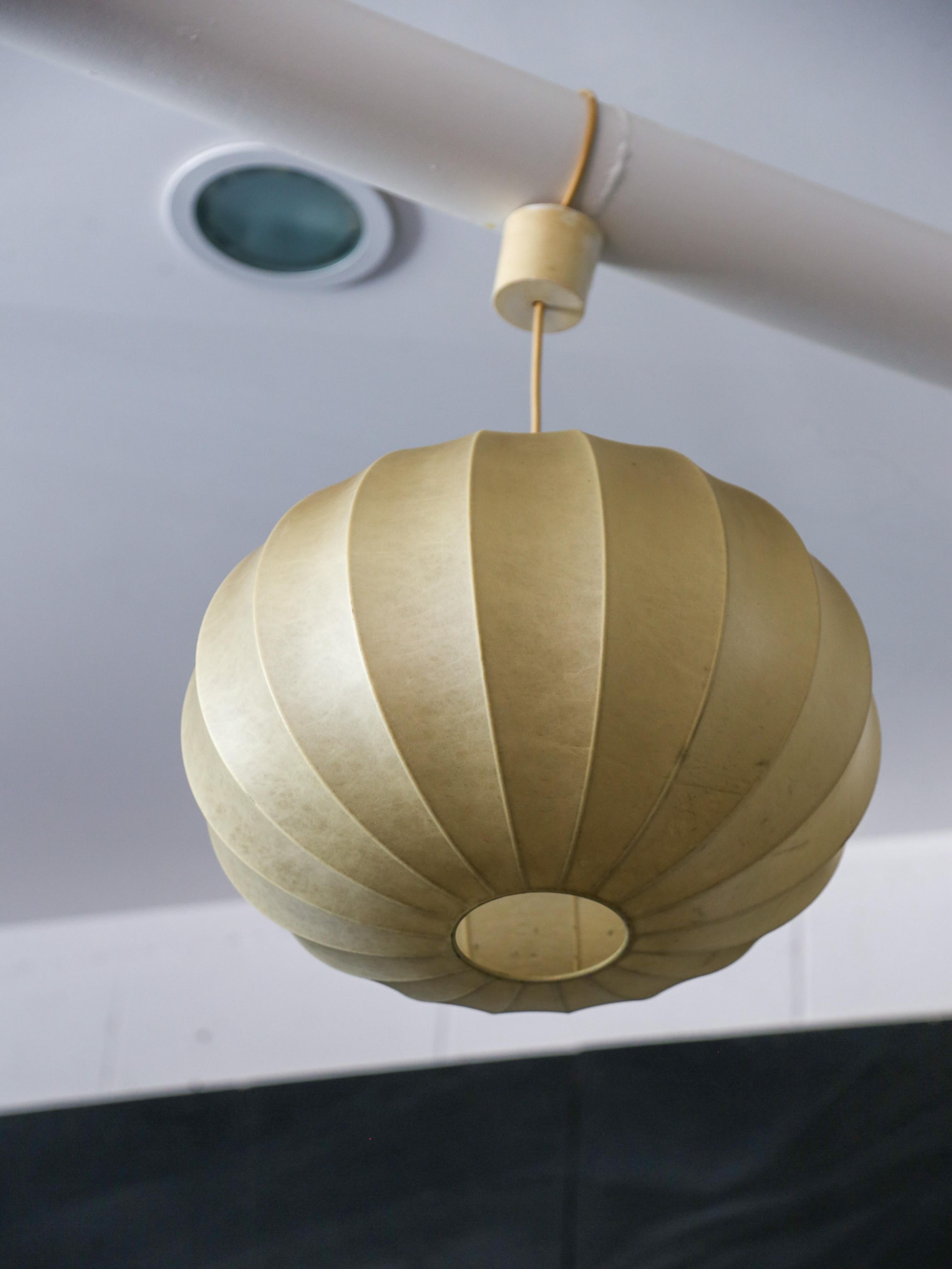 Italiano Achille e Pier Giacomo Castiglioni per Flos Cocoon Lights in vendita