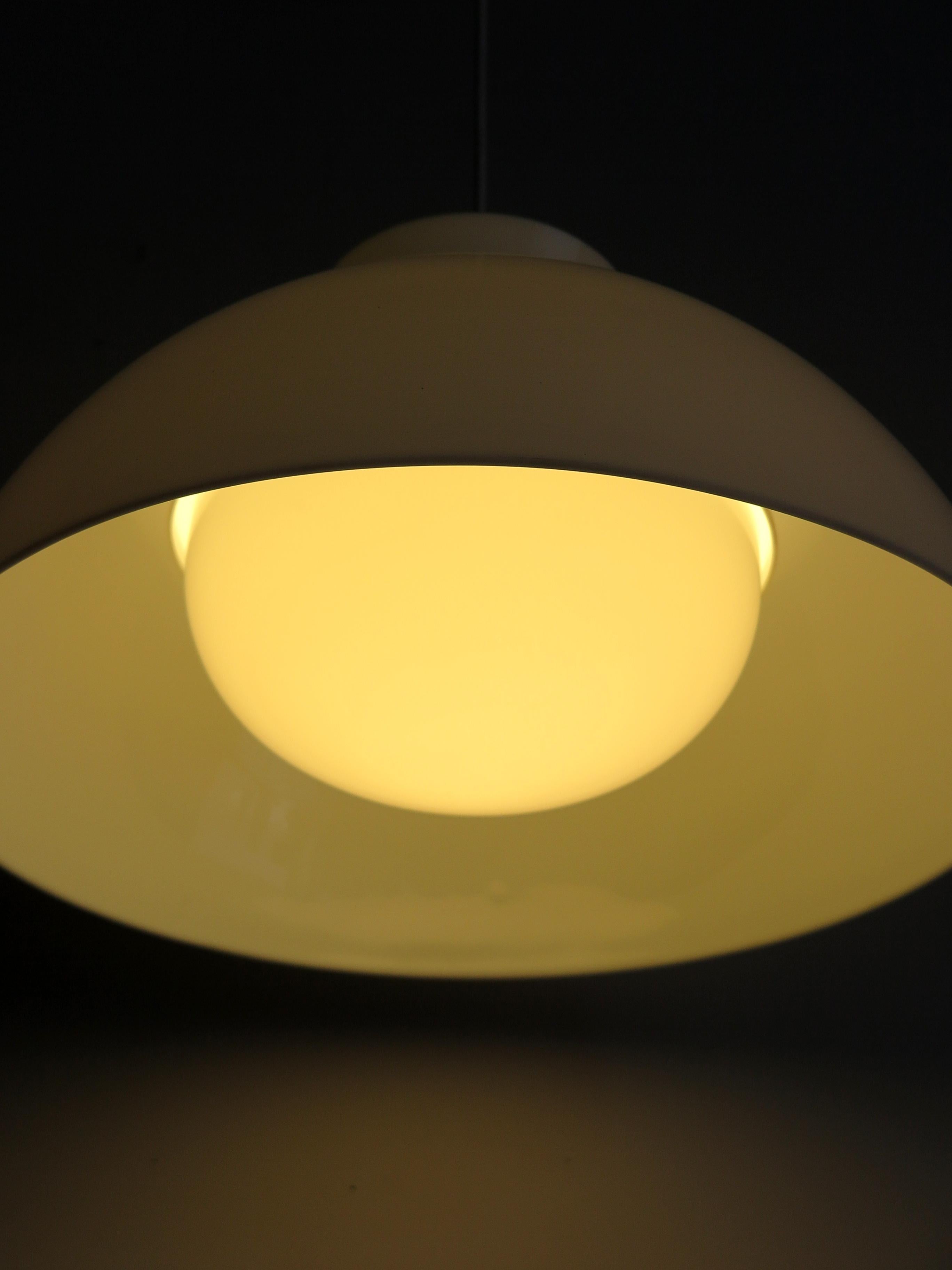 Milieu du XXe siècle Achille & Pier Giacomo Castiglioni Lampe pendante italienne pour Kartell:: années 1950 en vente