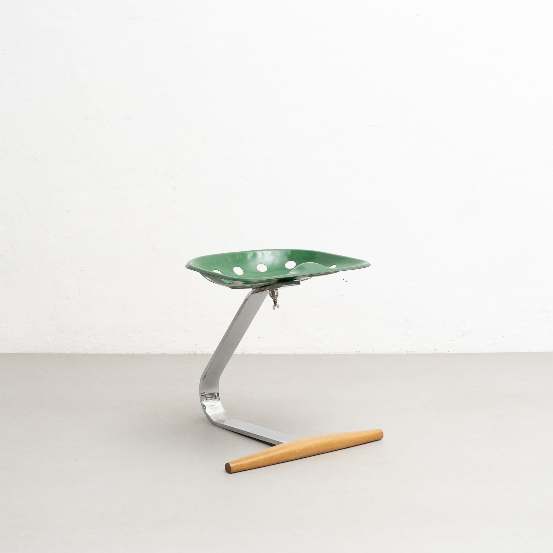 Mezzadro stool designed by Achille and Giacomo Castiglioni. 

Manufactured by Zanotta in Italy, circa 1960.

Acting out of both practical and intellectual motives, Achille and Pier Giacomo Castiglioni designed the Mezzadro Stool by bolting a