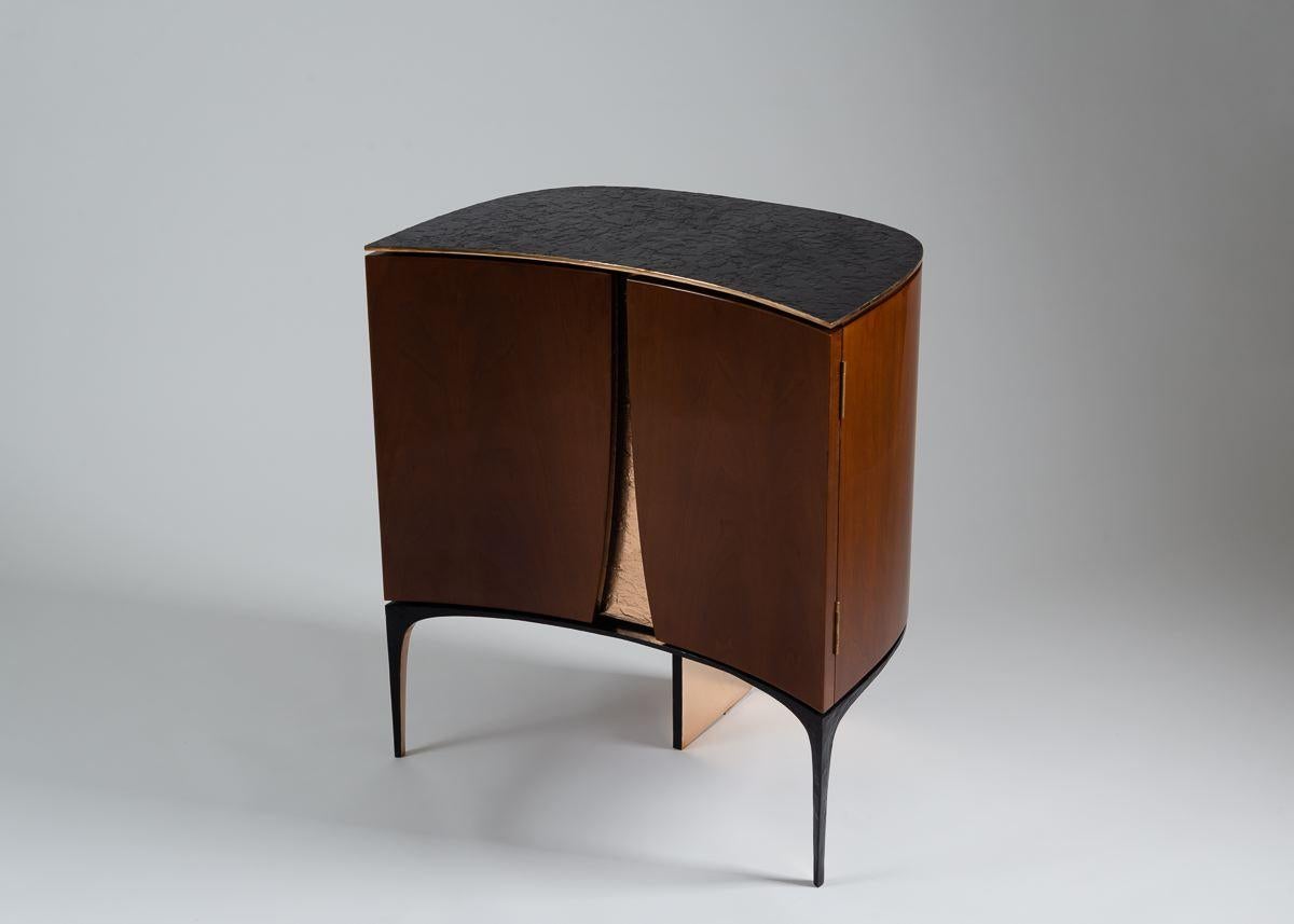 Italian Achille Salvagni, Ronin, Pair of Walnut and Bronze Bedside Tables, Italy, 2018