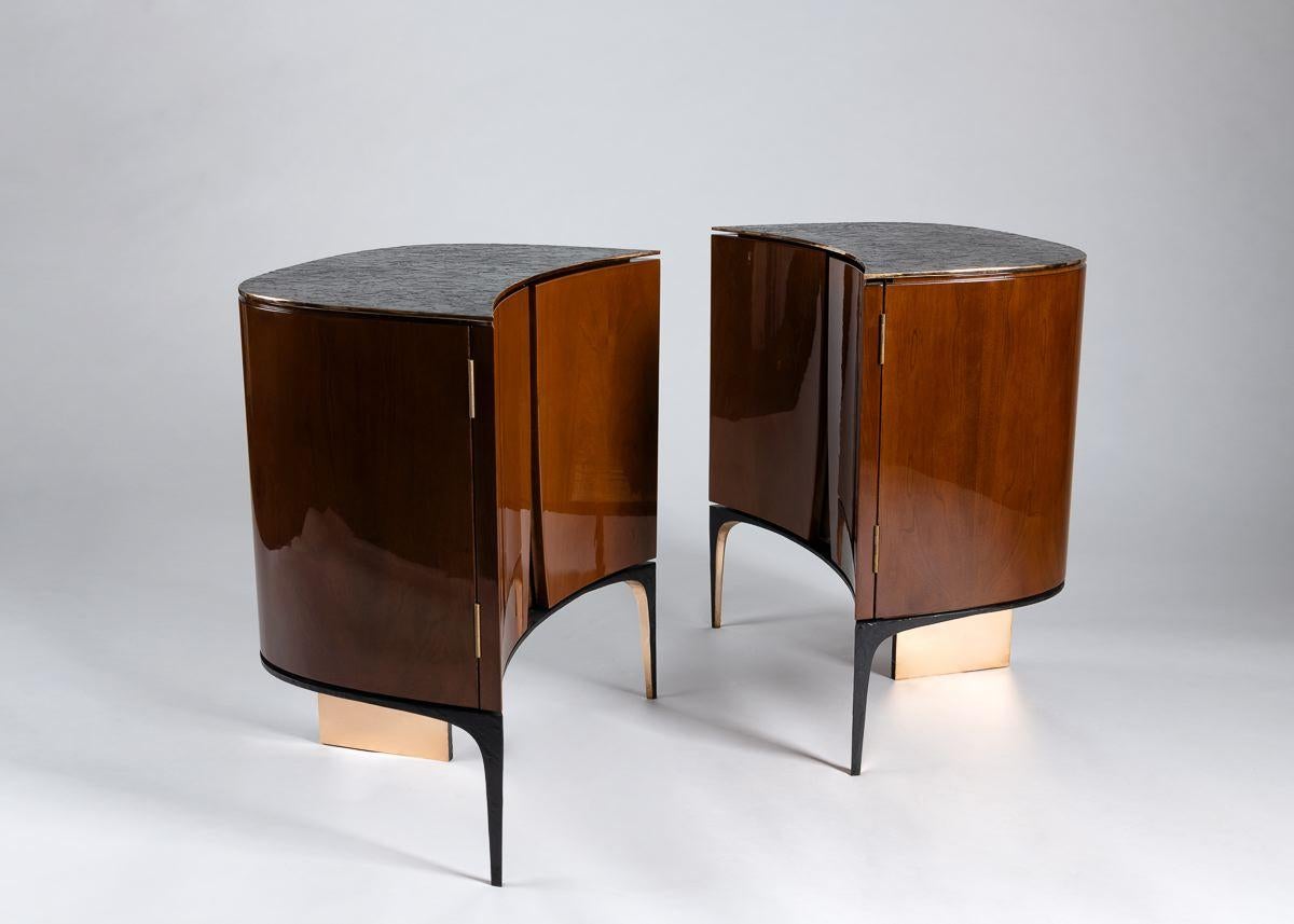 Achille Salvagni, Ronin, Pair of Walnut and Bronze Bedside Tables, Italy, 2018 3