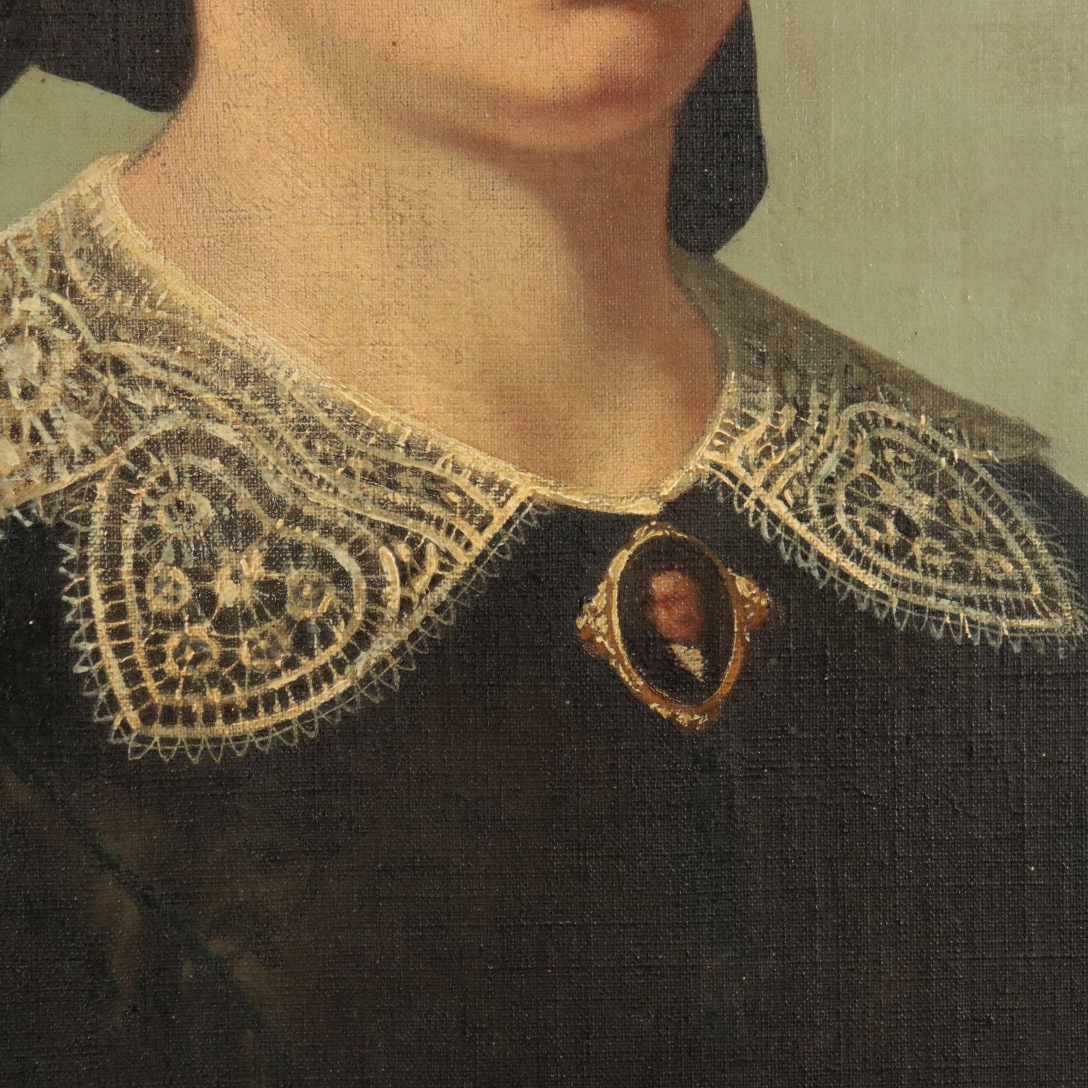 Olio su tela. Firmato a destra, a metà tela. 
E' il ritratto di una donna che porta il lutto, una giovane vedova, come si desume, non solo dall'abito nero, ma piuttosto dal copricapo e soprattutto dal cammeo con un ritratto maschile, che porta