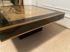Table basse en laiton dépoli à l'acide