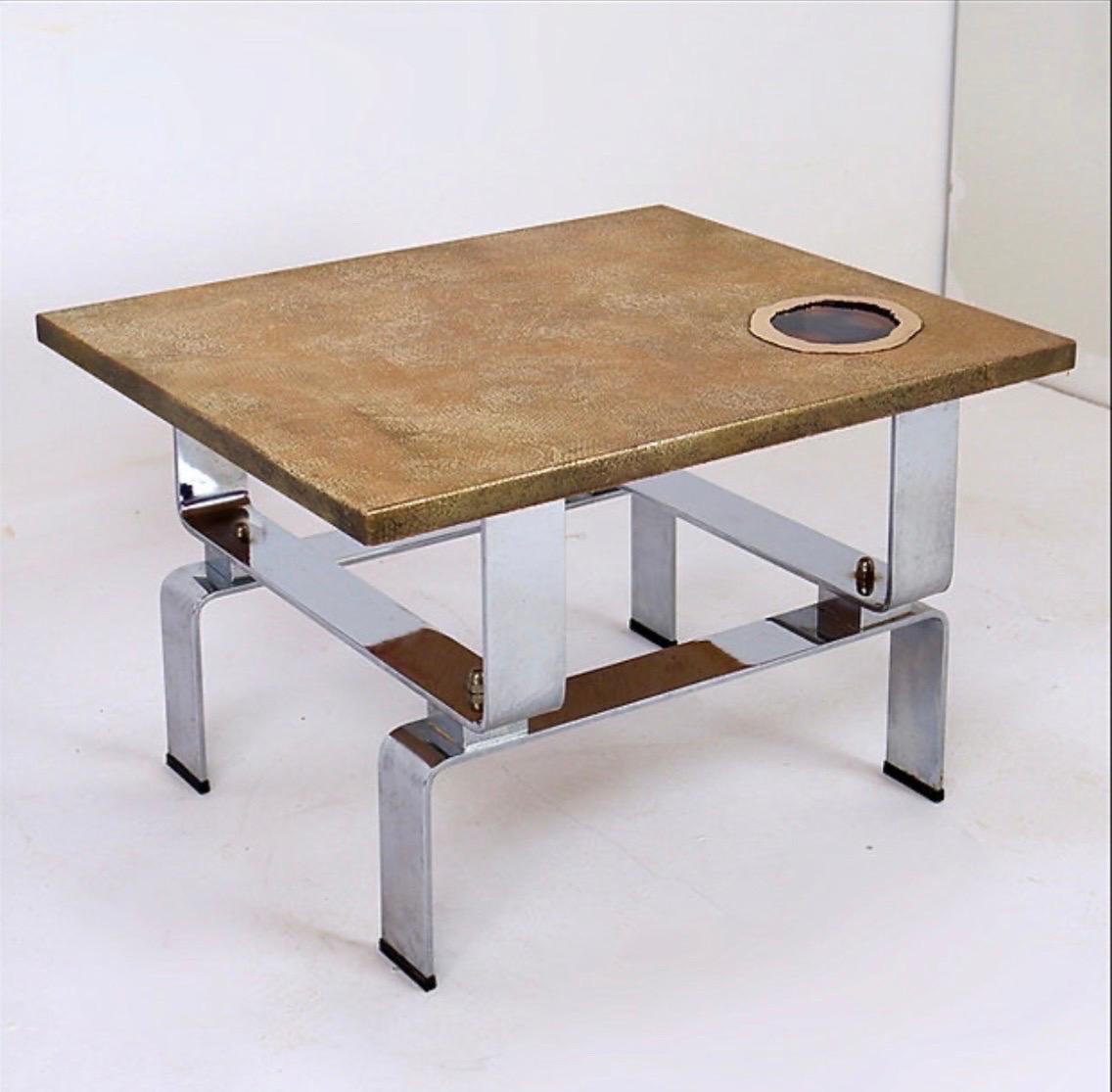 Belge Plateau de table basse en laiton gravé à l'acide de Christian Krekels avec une pierre d'agate en vente