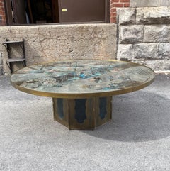 Table basseChan en laiton patiné et gravé à l'acide par Philip et Kelvin Laverne