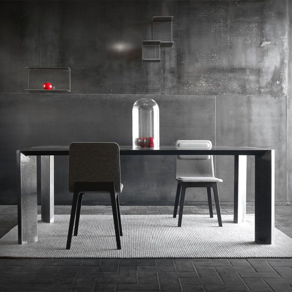 Table Acier black deep raw steel dining table,
in dark finish with colorless varnished.
French manufacture. Chairs not included.
Also available in other dimensions upon request,
custom sized include an up-charge according to the
dimensions