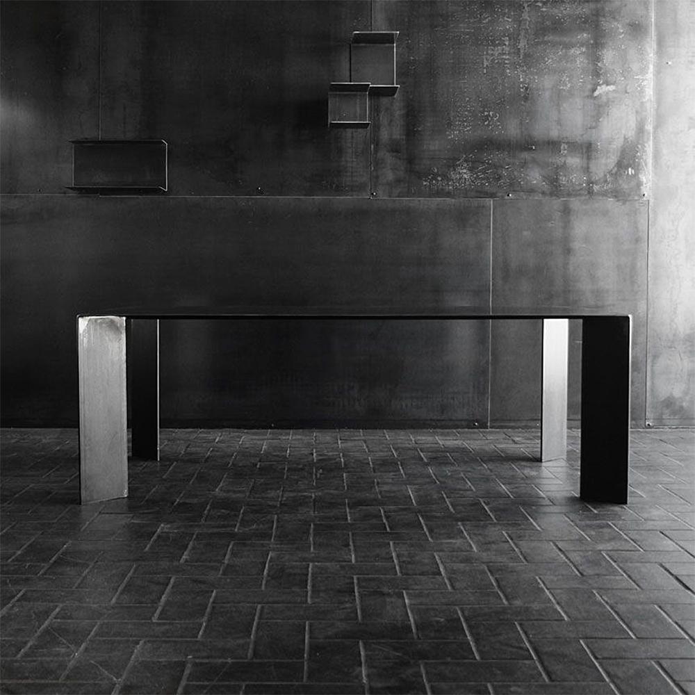 Raw steel dining table, black-dark finish, French manufacture,
colorless varnished. Chairs not included.
Available in:
L 200 x D 100 x H 75 cm, price: € 5,500.00
L 220 x D 100 x H 75 cm, price: € 5,900.00
L 250 x D 100 x H 75 cm, price: € 6,900.00.
 