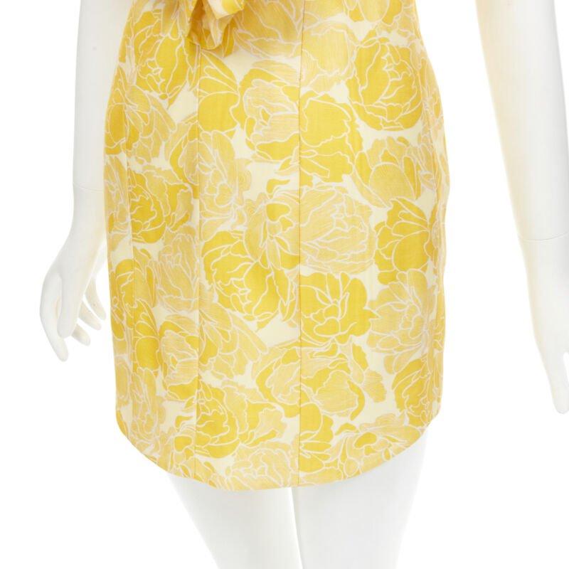 ACLER Robe fourreau à volants et encolure en forme de cœur jaune imprimé floral taille US 2 XS en vente 3