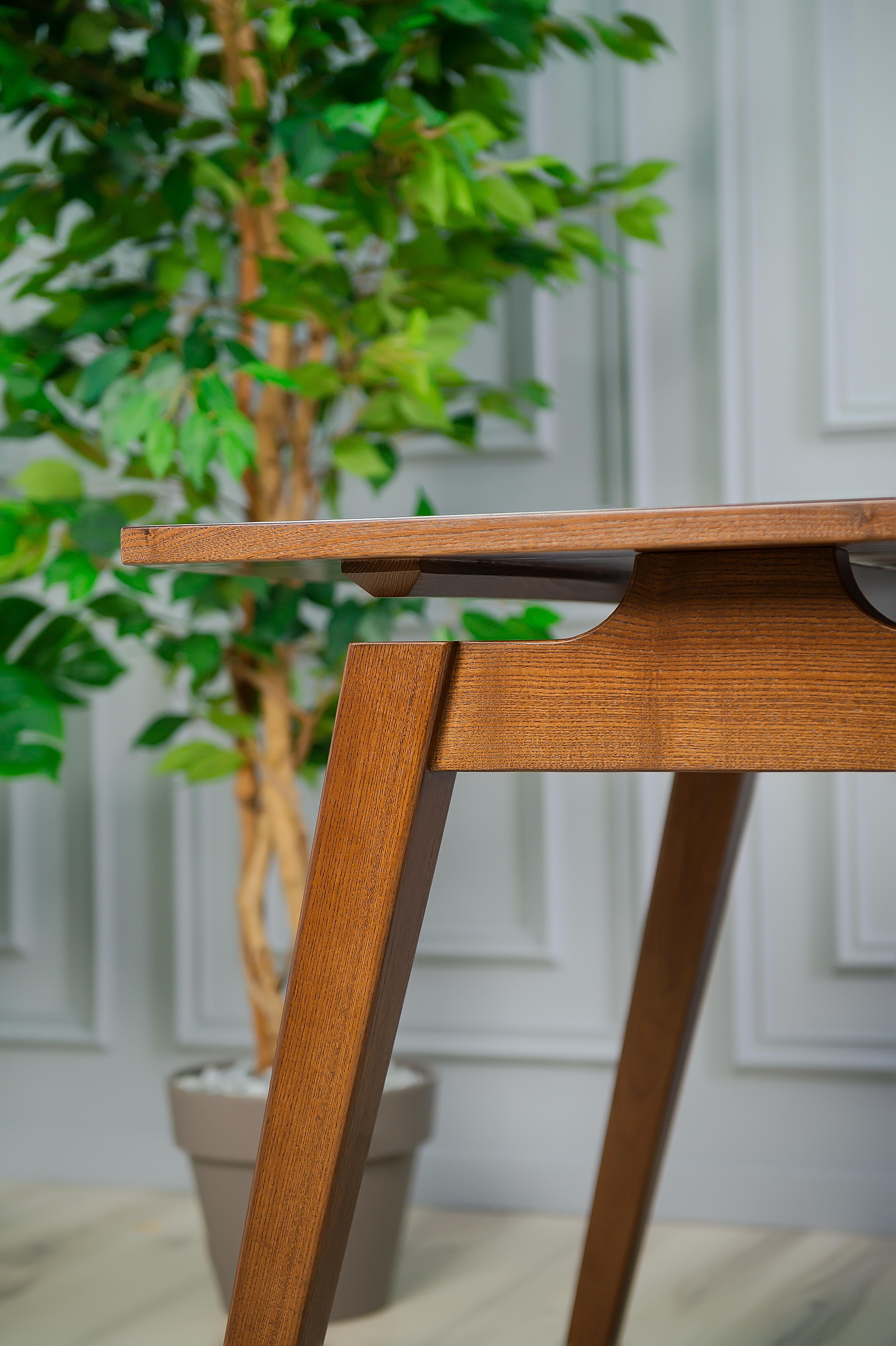 XXIe siècle et contemporain Table à manger Acline en bois massif brun en vente