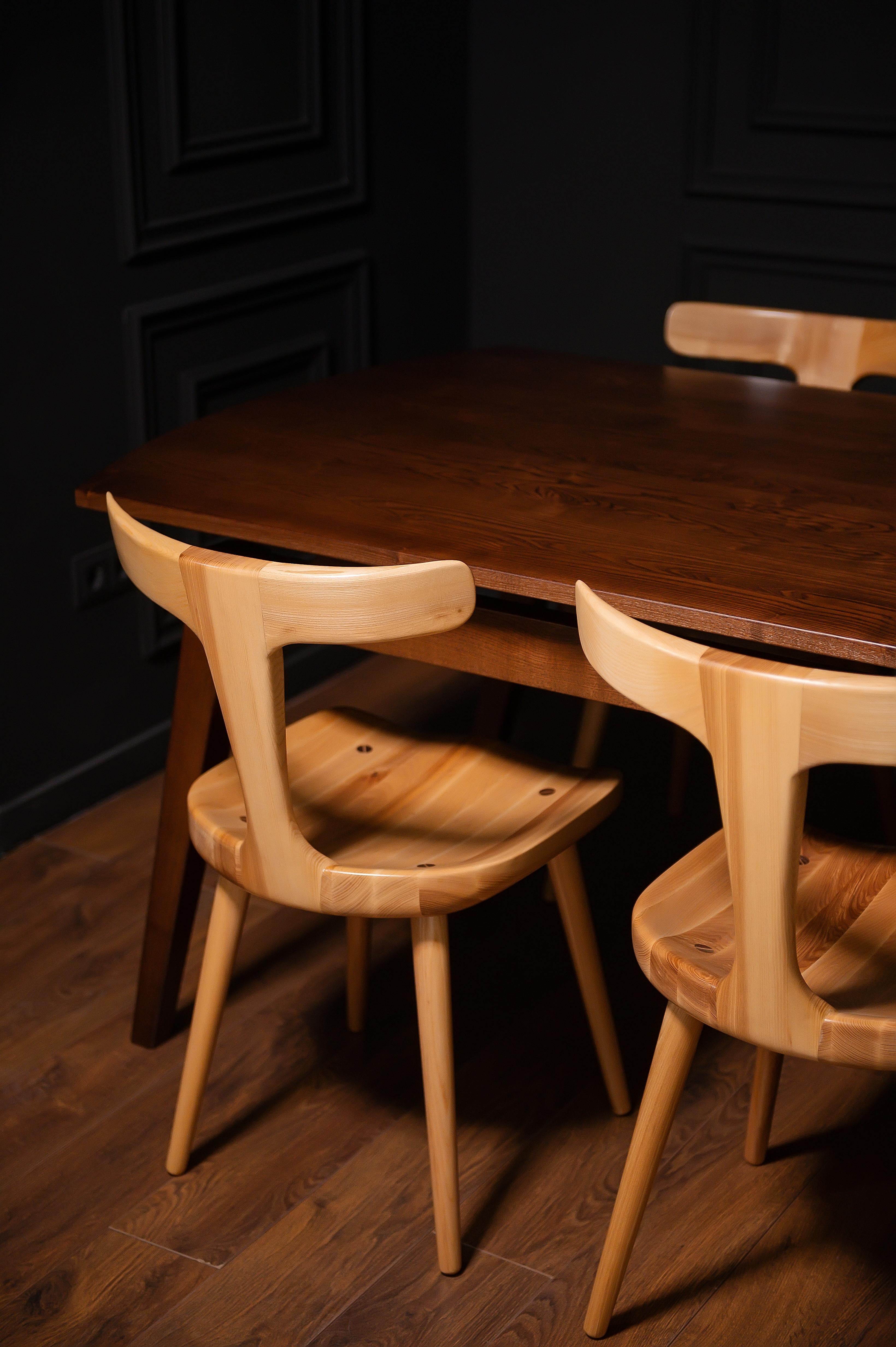 Table à manger Acline en bois massif brun en vente 1