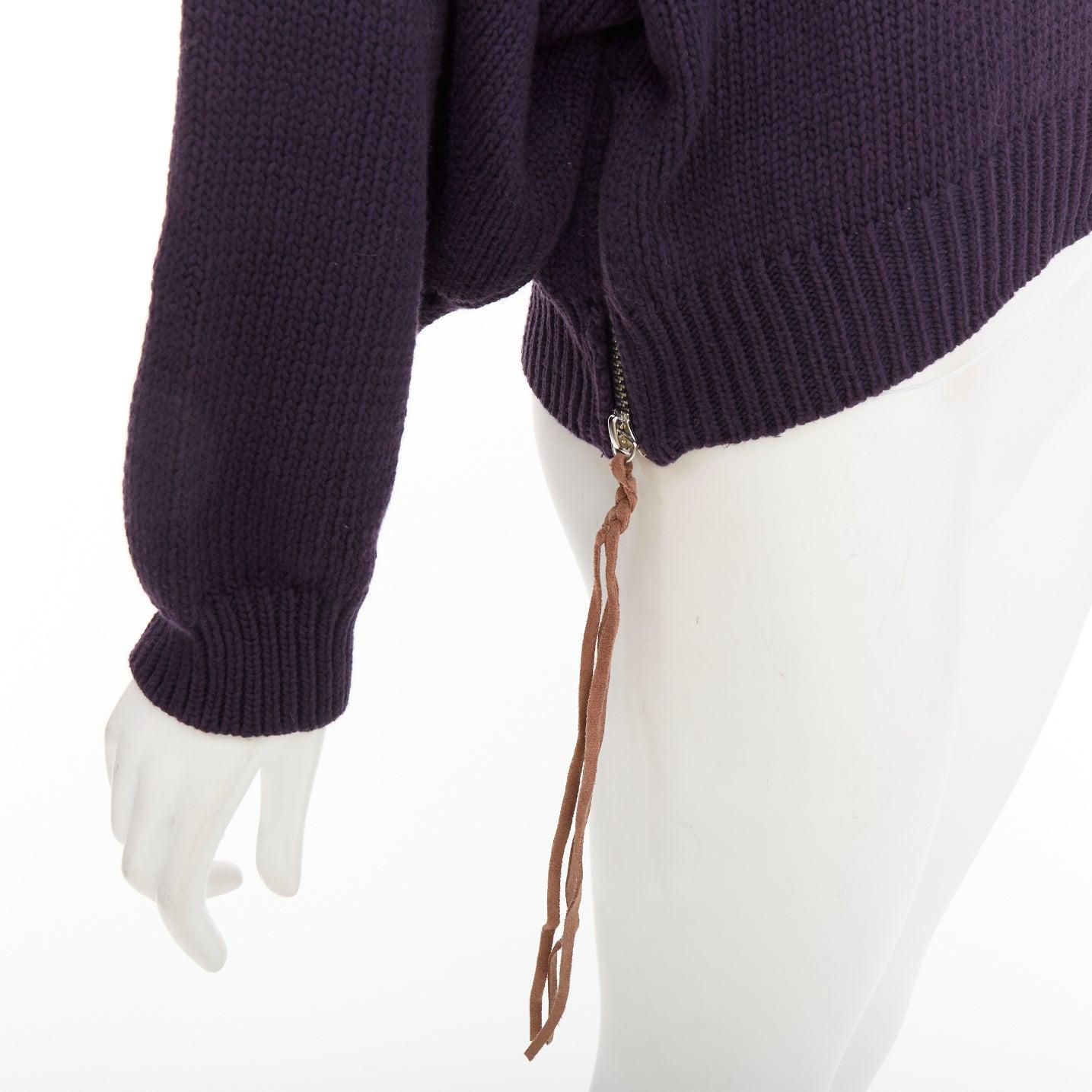 ACNE STUDIOS 2011 Pull en coton marine à large encolure dégagée et fermeture éclair en cuir XS
Référence : ECLO/A00198
Marque : Acne Studios
Modèle : Sharp
Collectional : SS 2011
Matériau : Coton
Couleur : marine, marron
Motif : Solide
Fermeture :