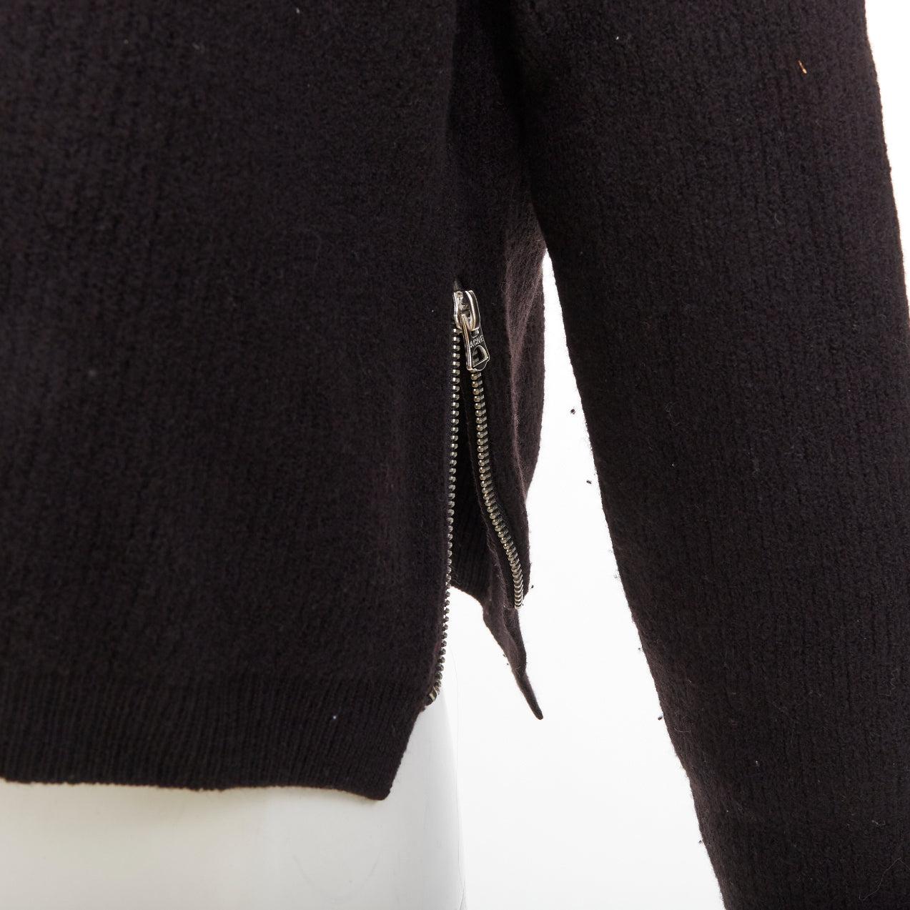 ACNE STUDIOS 2014 Misty Boiled noir laine mérinos crop zip side pullover XS
Référence : ECLO/A00201
Marque : Acne Studios
Modèle : Misty Boiled
Collectional : AW 2014
Matière : Laine mérinos
Couleur : noir, argent
Motif : Solide
Fermeture :