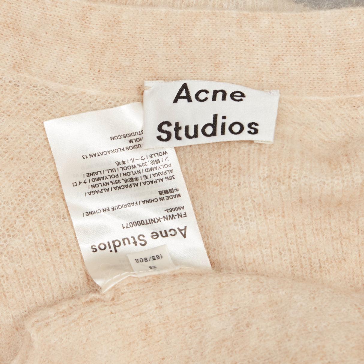 ACNE STUDIOS beige Alpaka-Wollmischung aufgesetzte Tasche große Knopfleiste Strickjacke XS im Angebot 4
