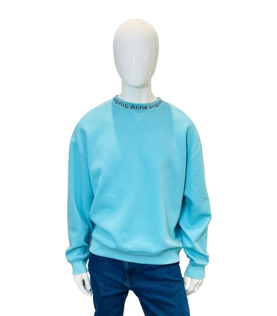 Acne Studios Cotton Logo Sweatshirt
Turquoise sweatshirt designed with Acne-branded collar with V-insert.
Featuring dropped shoulders and slouchy silhouette, ribbed crew neckline, cuffs and hem. Rrp £235
Size – L
Condition – Very Good
Composition –