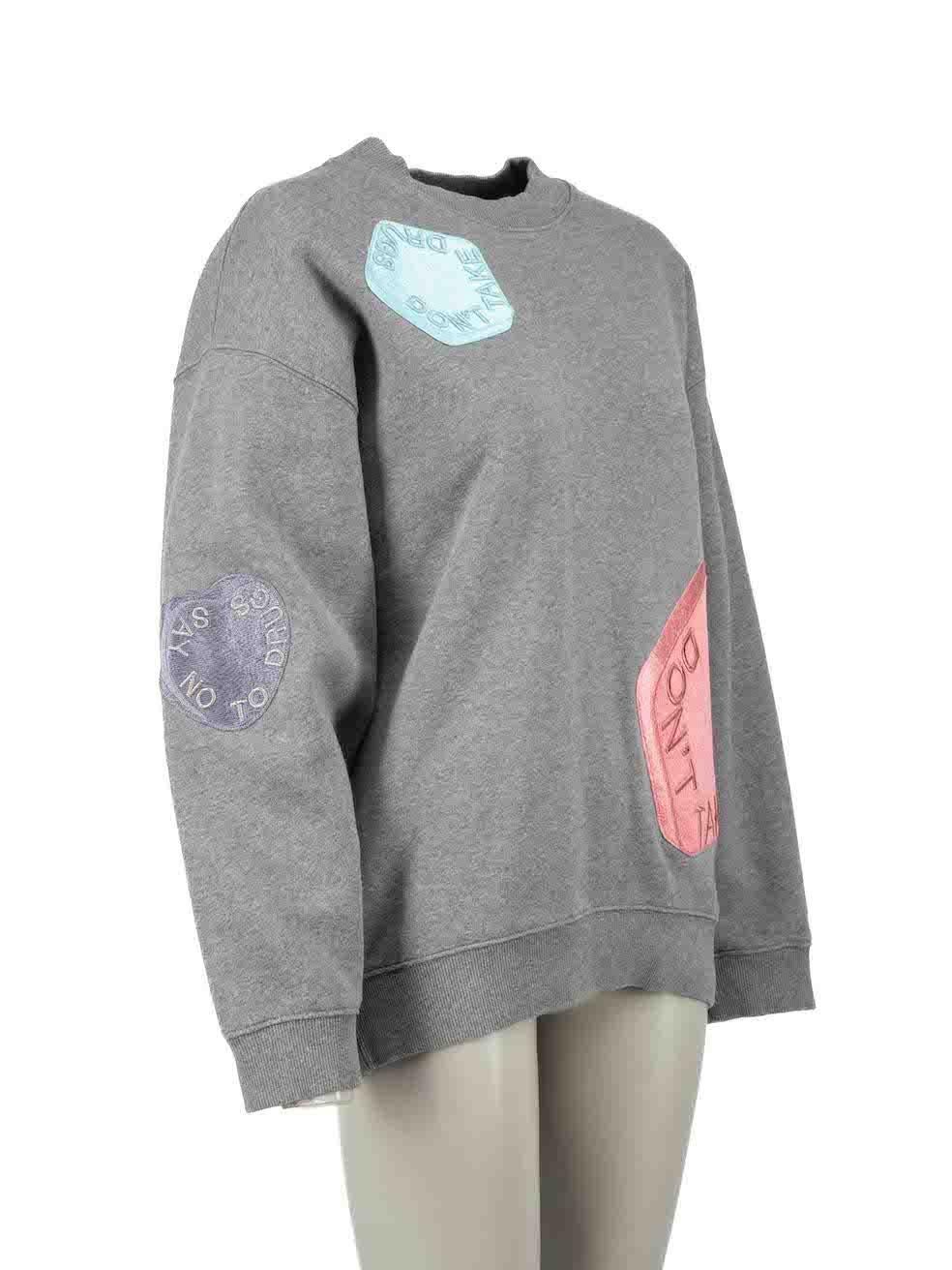 CONDITION is Very good. Minimal wear to jumper is evident. Minimal wear to the front with small marks on this used Acne Studios designer resale item.
 
Details
Beta Allover
Grey
Cotton
Long sleeves sweatshirt
'Say No To Drugs' patchwork detail
Crew
