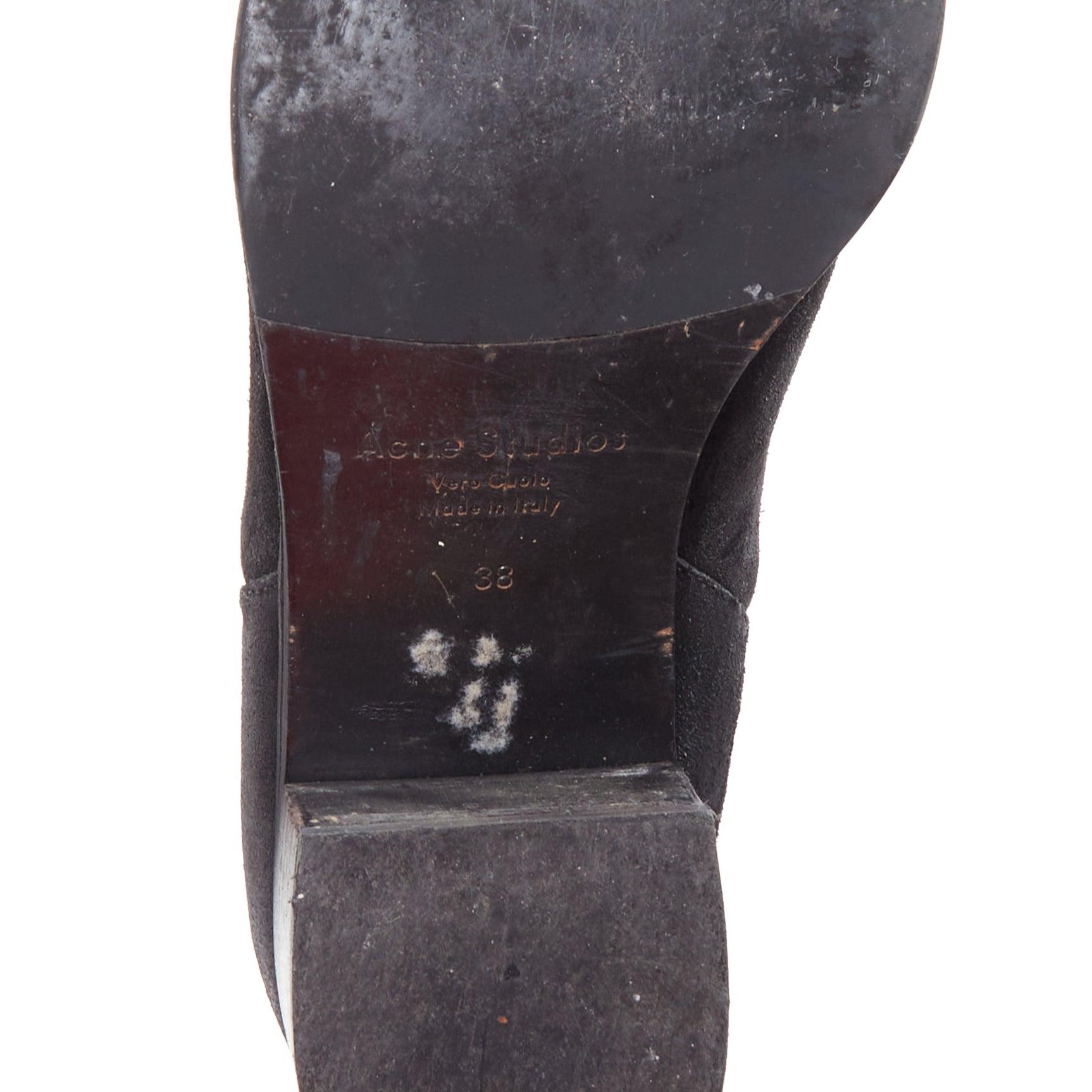 ACNE STUDIOS Bottes à soufflet géométrique en daim noir Jensen EU38 en vente 5