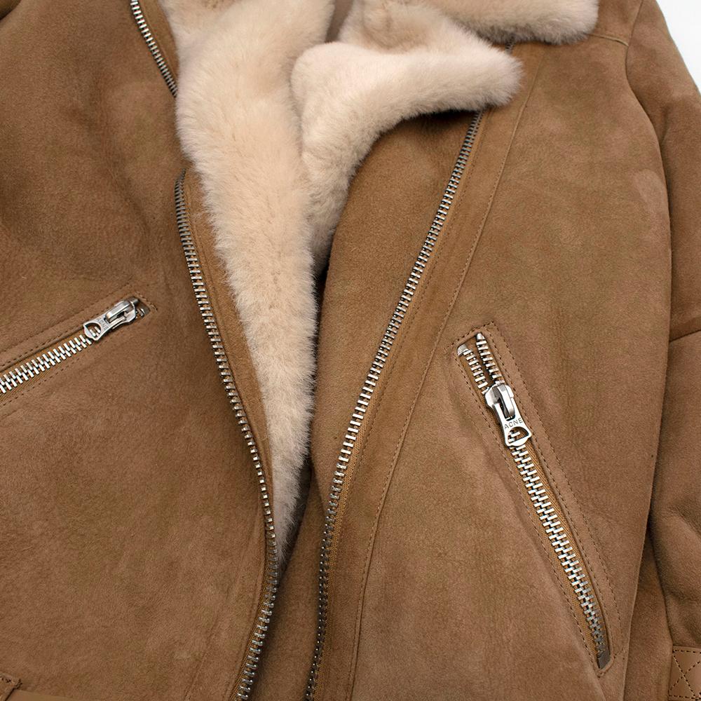 Acne Studios Nude Suede Belted Shearling Jacket 34 In Excellent Condition In London, GB