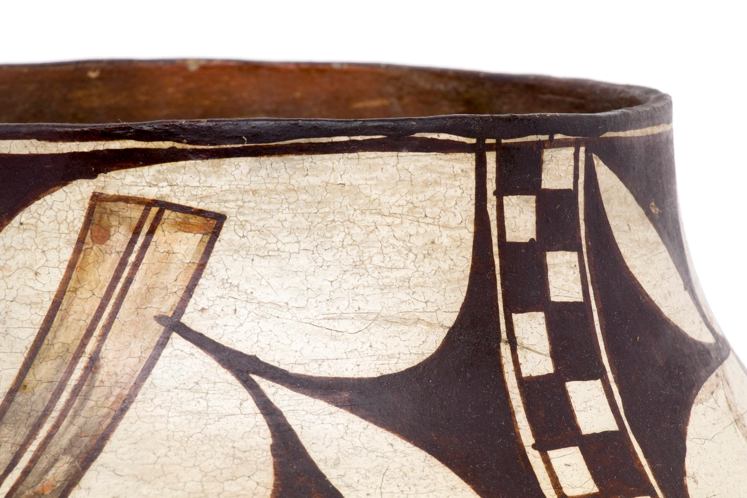 Américain Acoma Olla « Pot de scorie », faïence polychrome à motif de feuillage abstrait en vente