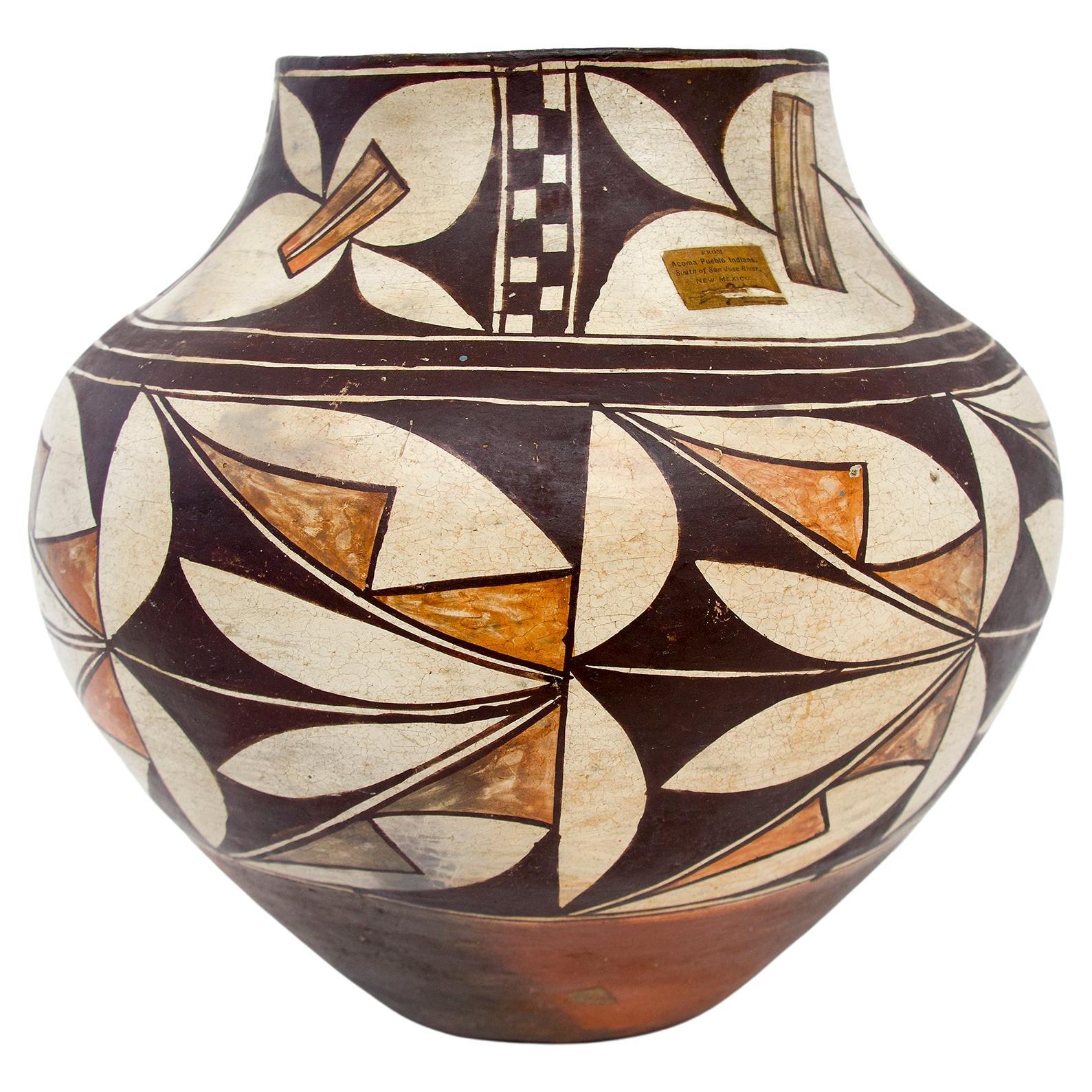 Acoma Olla « Pot de scorie », faïence polychrome à motif de feuillage abstrait en vente